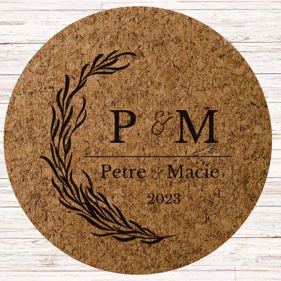 Family Name Engraved Cork Hot Mat Housewarming Kitchen Gift – Heat-Resistant Trivet for Kitchen & Dining