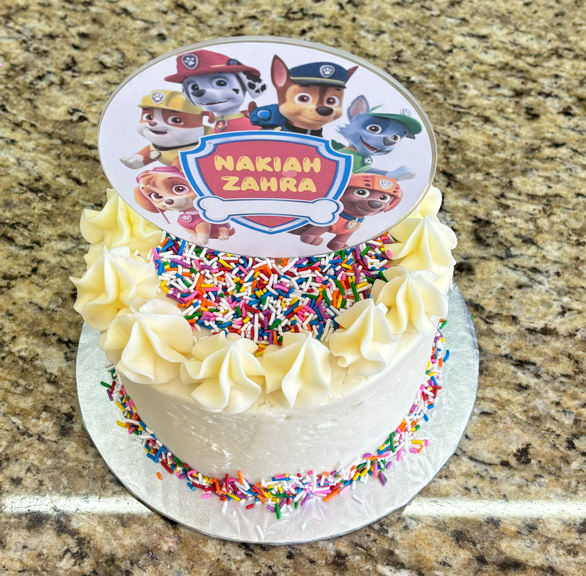 Custom Round Acrylic Cake Topper with Cartoon Characters – Personalized Birthday Party Decoration