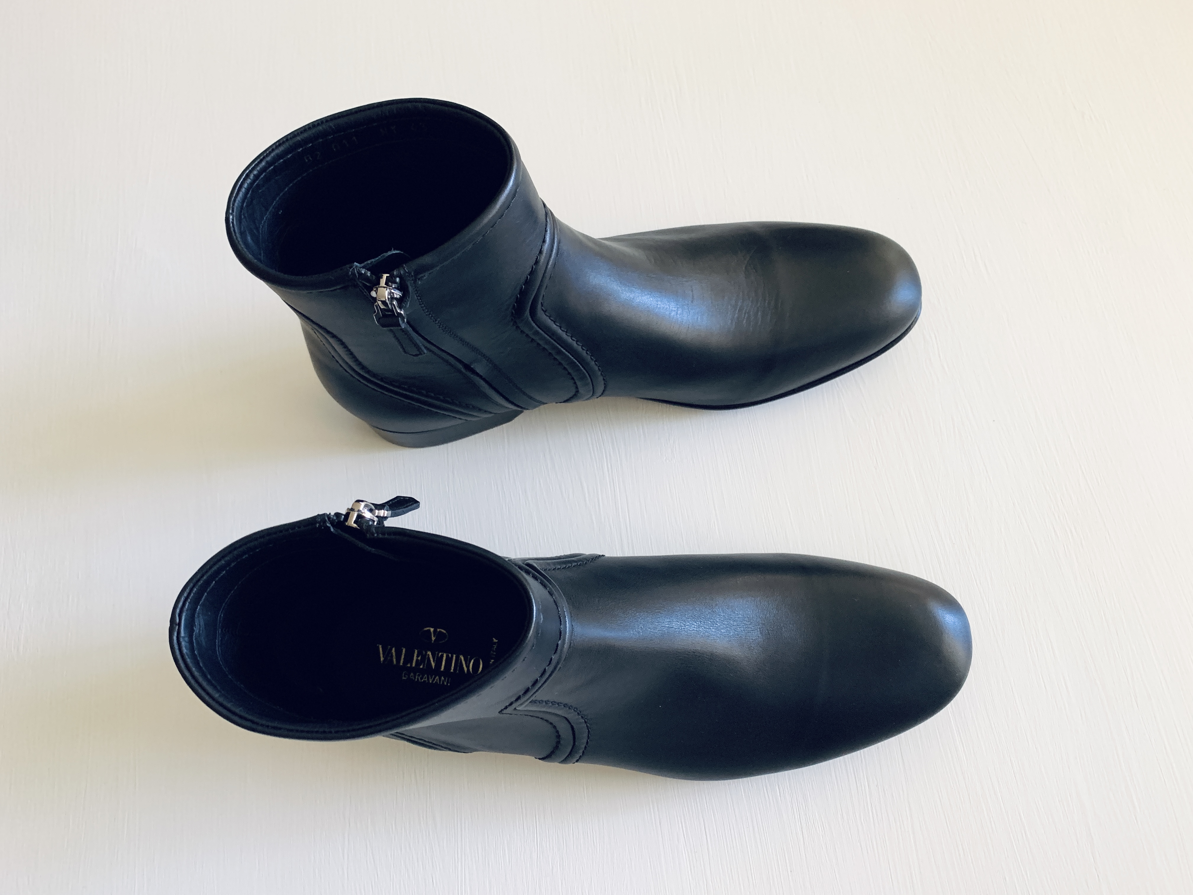 VALENTINO GARAVANI Black Leather Ankle Boots