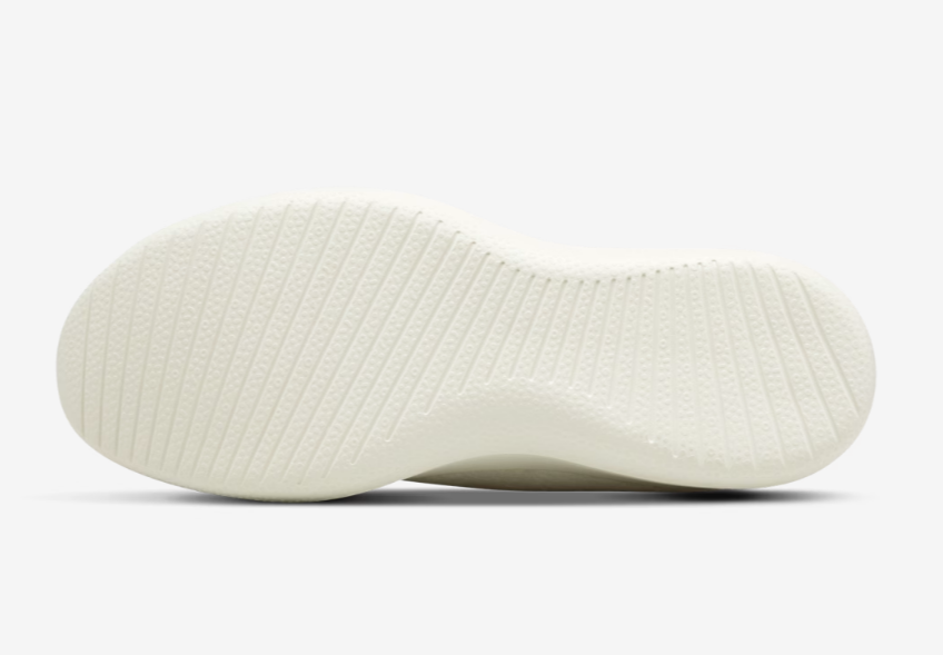 Cream-colored Casual Sneaker