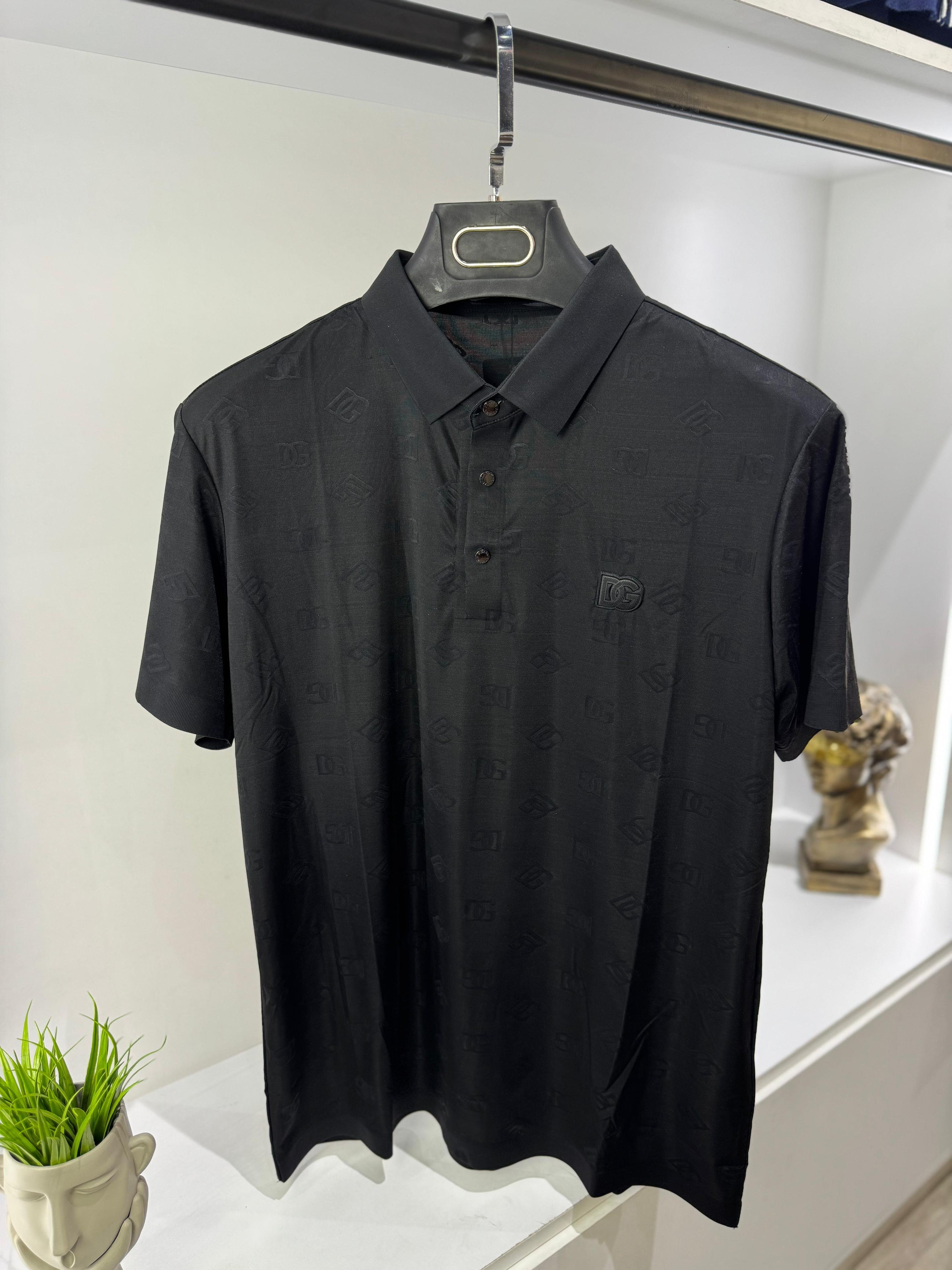 Classic Men's Polo with Tonal Pattern