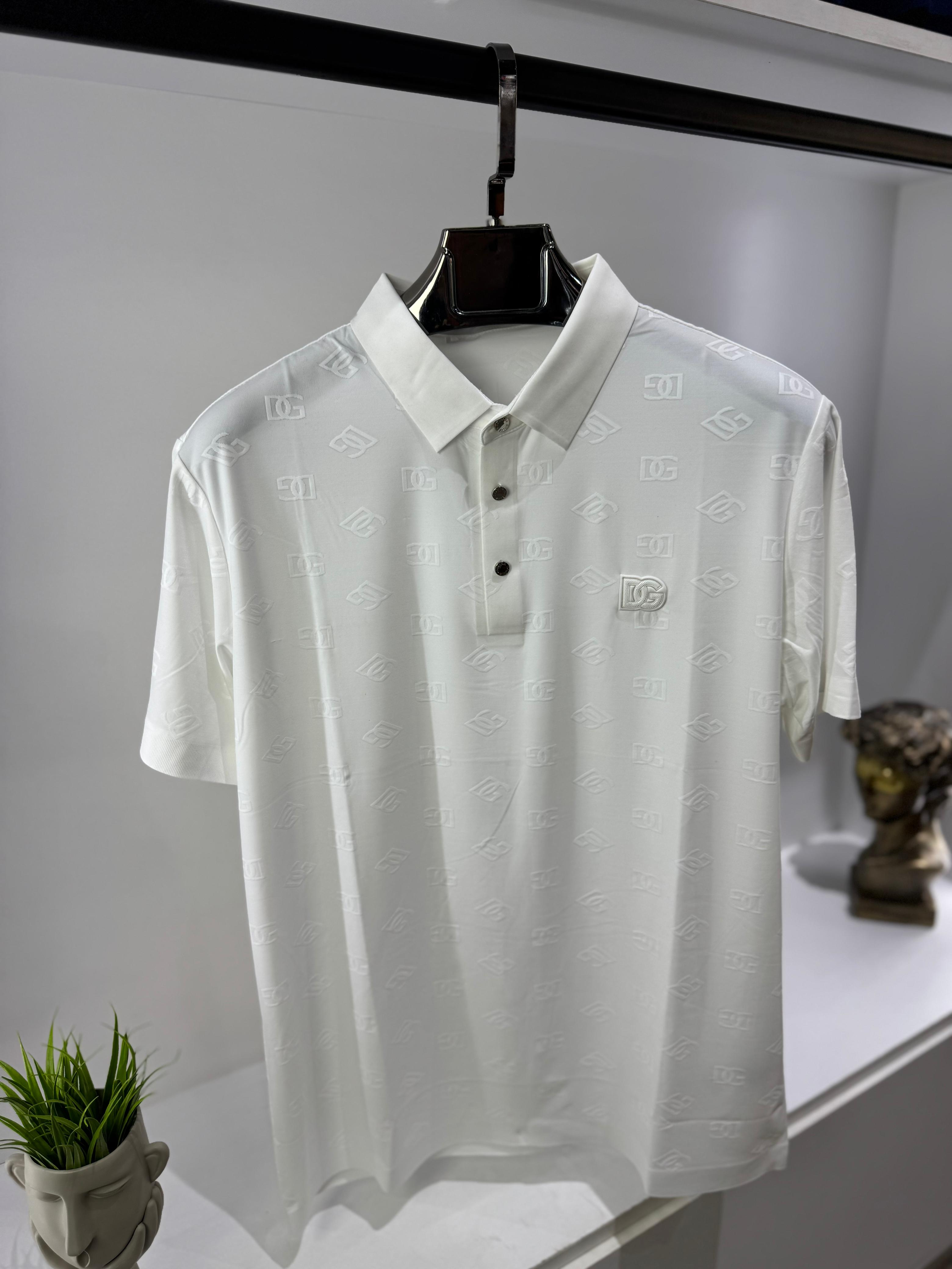 Classic Men's Polo with Tonal Pattern
