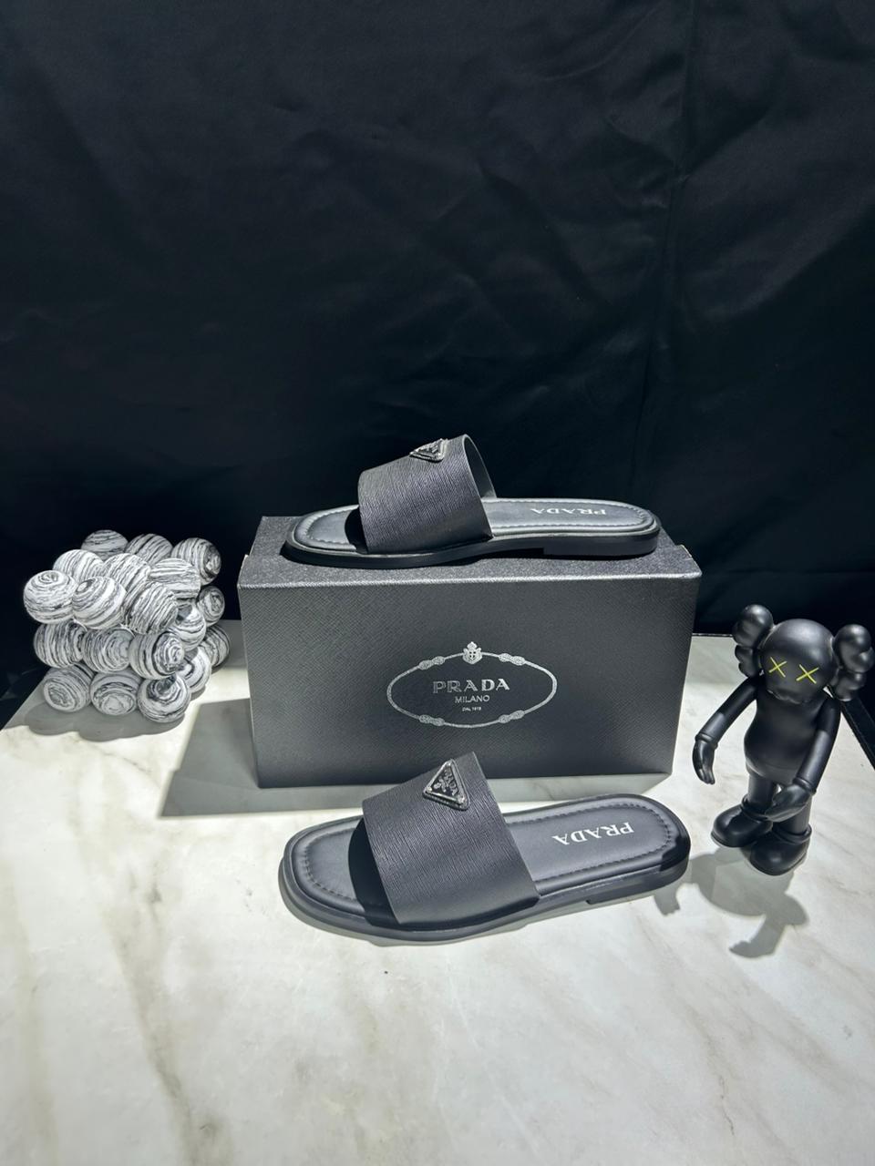 Elegant Logo Accent Slides