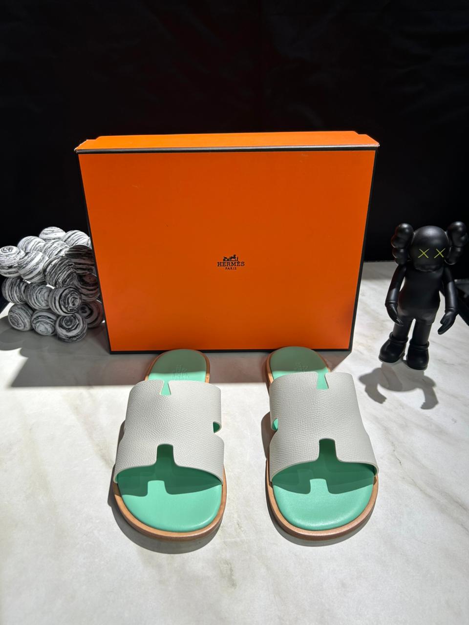 Contemporary Open-Toe Slides