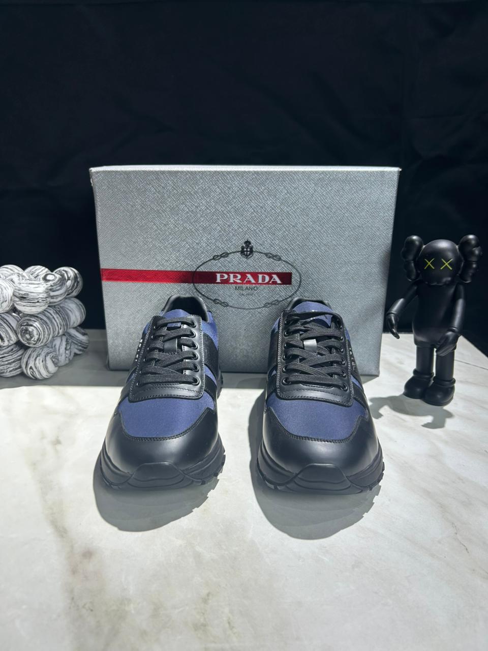 Sleek Urban Running-Inspired Sneakers