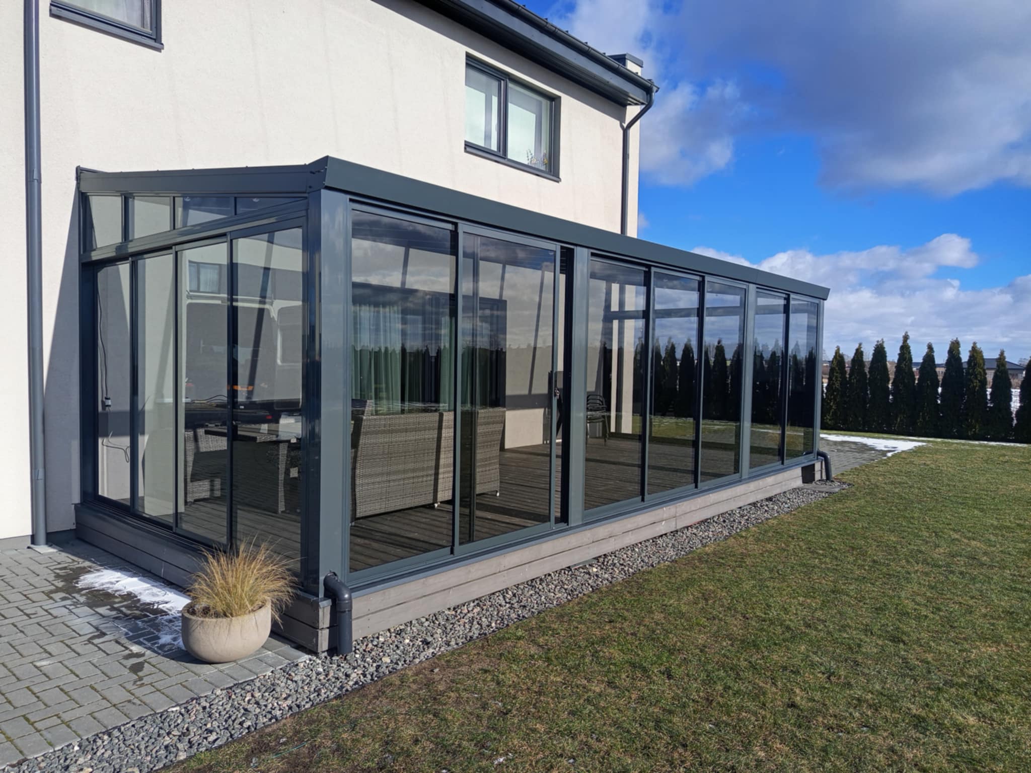 Stiklinis terasos priestatas