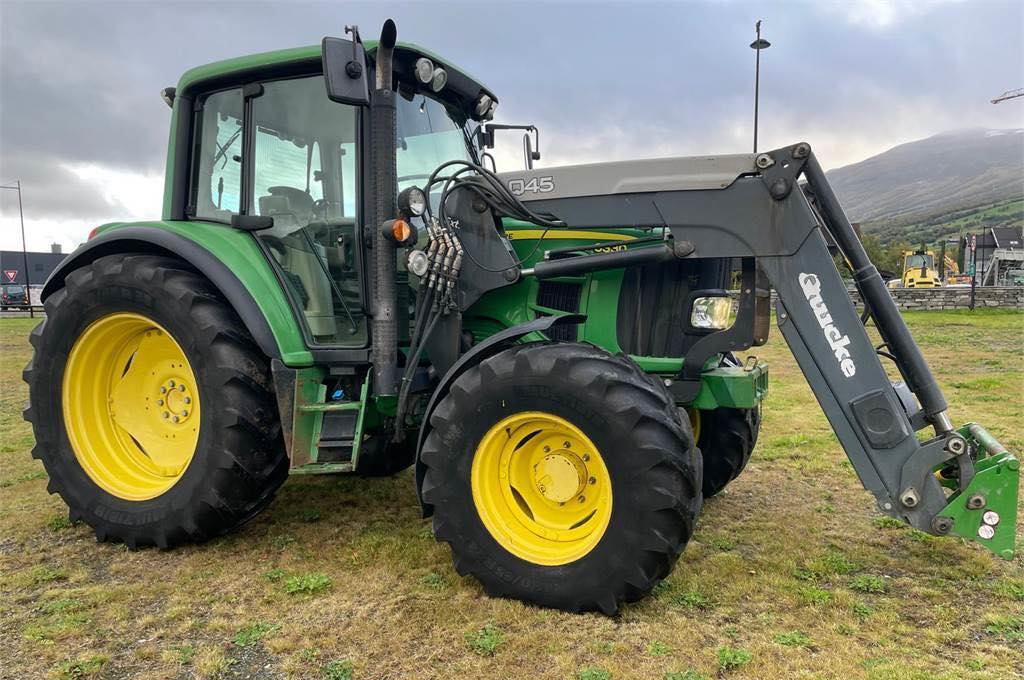 Tracteur Agricole John Deere 6330 – 2007 – 7 664 h – 40 km/h