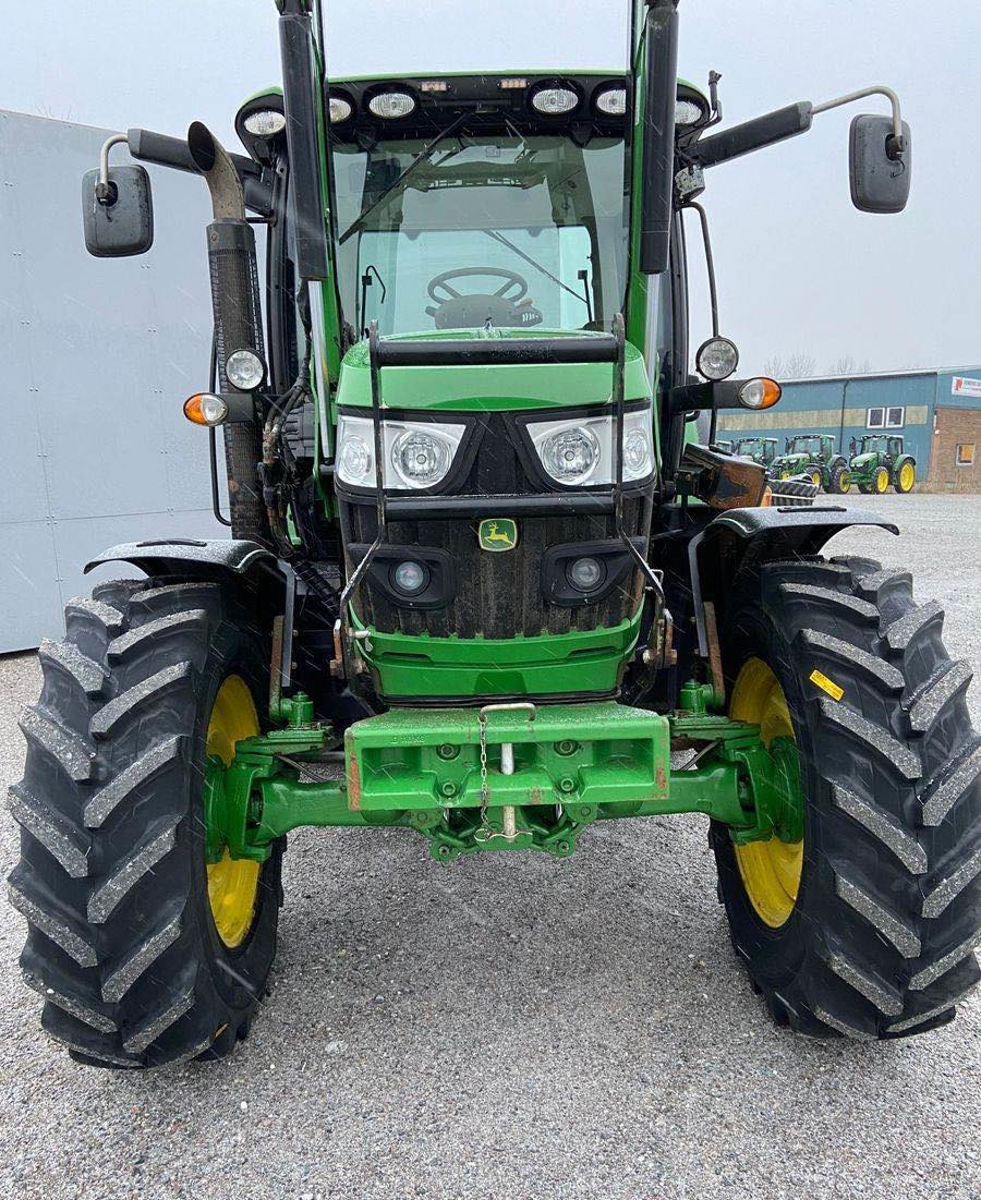 Tracteur Agricole John Deere 6125R – 2015 – 4 015 h