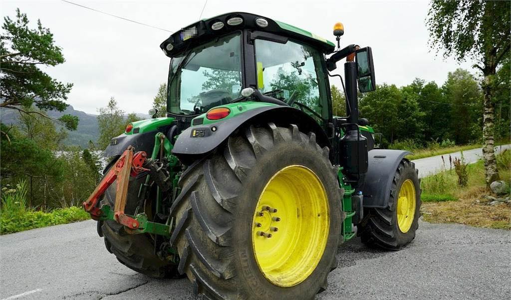 Tracteur Agricole John Deere 6155R – 2017 – 3 732 h