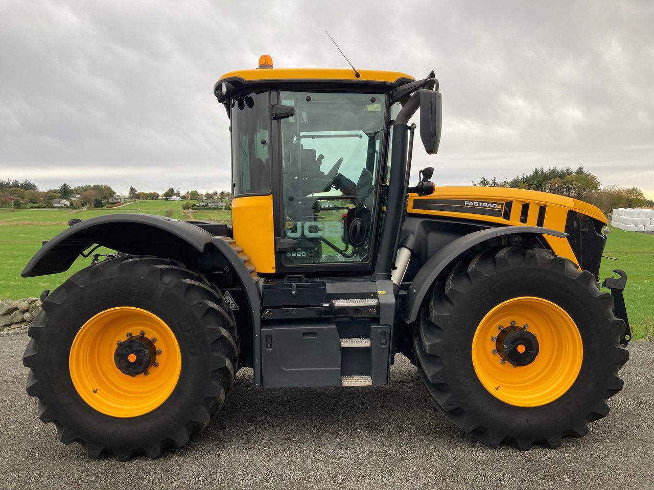 Tracteur Agricole JCB Fastrac 4220 – 2020 – 3 263 h