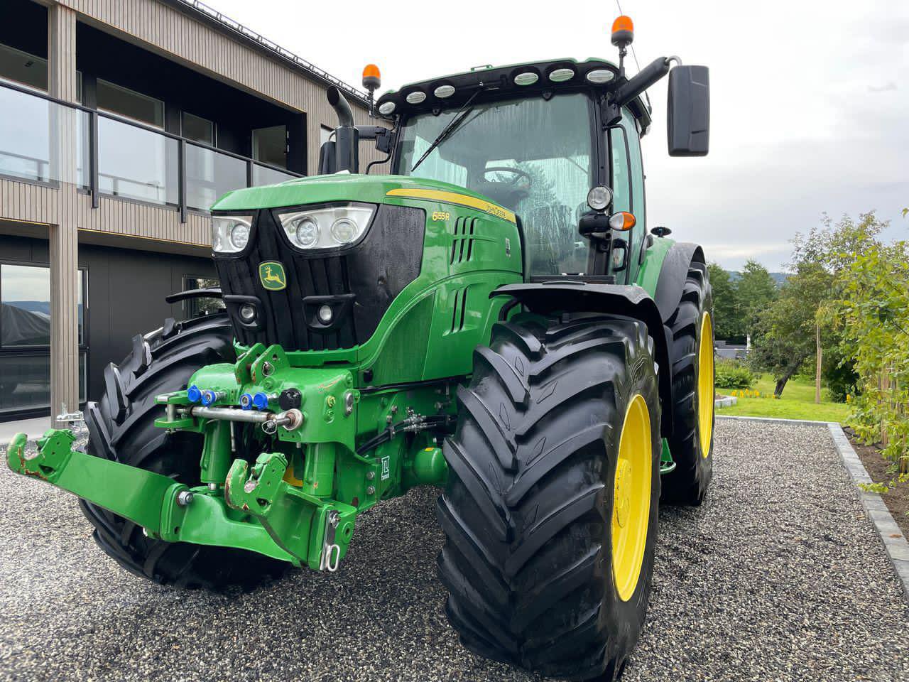 Tracteur Agricole John Deere 6155R – 2018 – 2 875 h