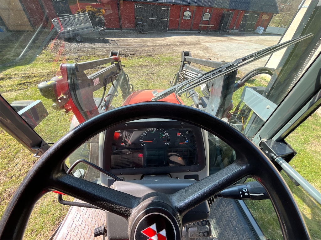 Massey Ferguson 4335-4 – 79 ch – 2002 – 3 876 heures