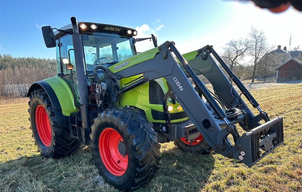 CLAAS 630C Arion avec chargeur – 154 ch – 2011 – 6 199 heures