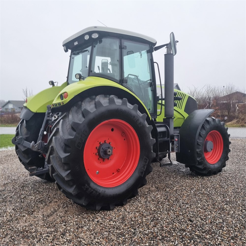 CLAAS Axion 830 – 196 ch – 2007 – 8 221 heures
