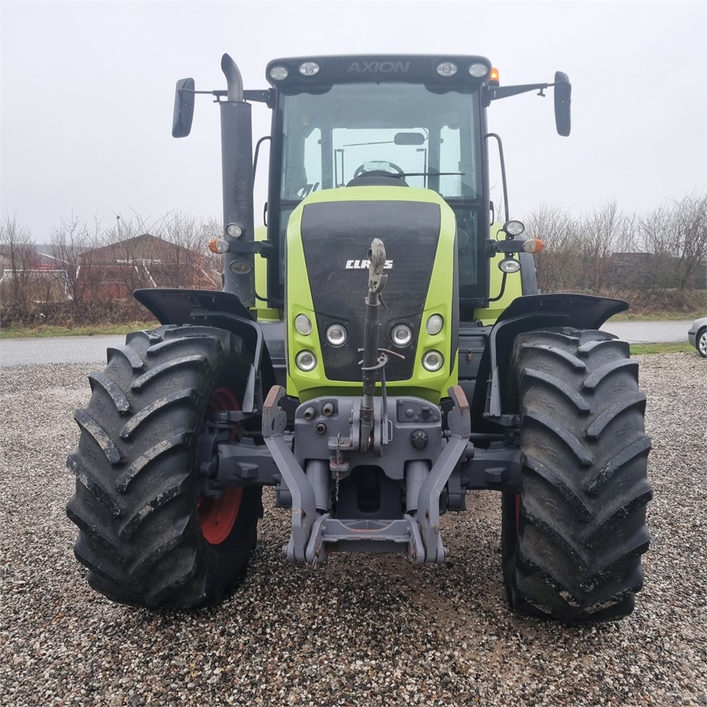 CLAAS Axion 830 – 196 ch – 2007 – 8 221 heures