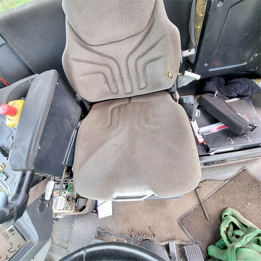 CLAAS Xerion 3300 TRAC VC – 305 ch – 2008 – 16 700 heures