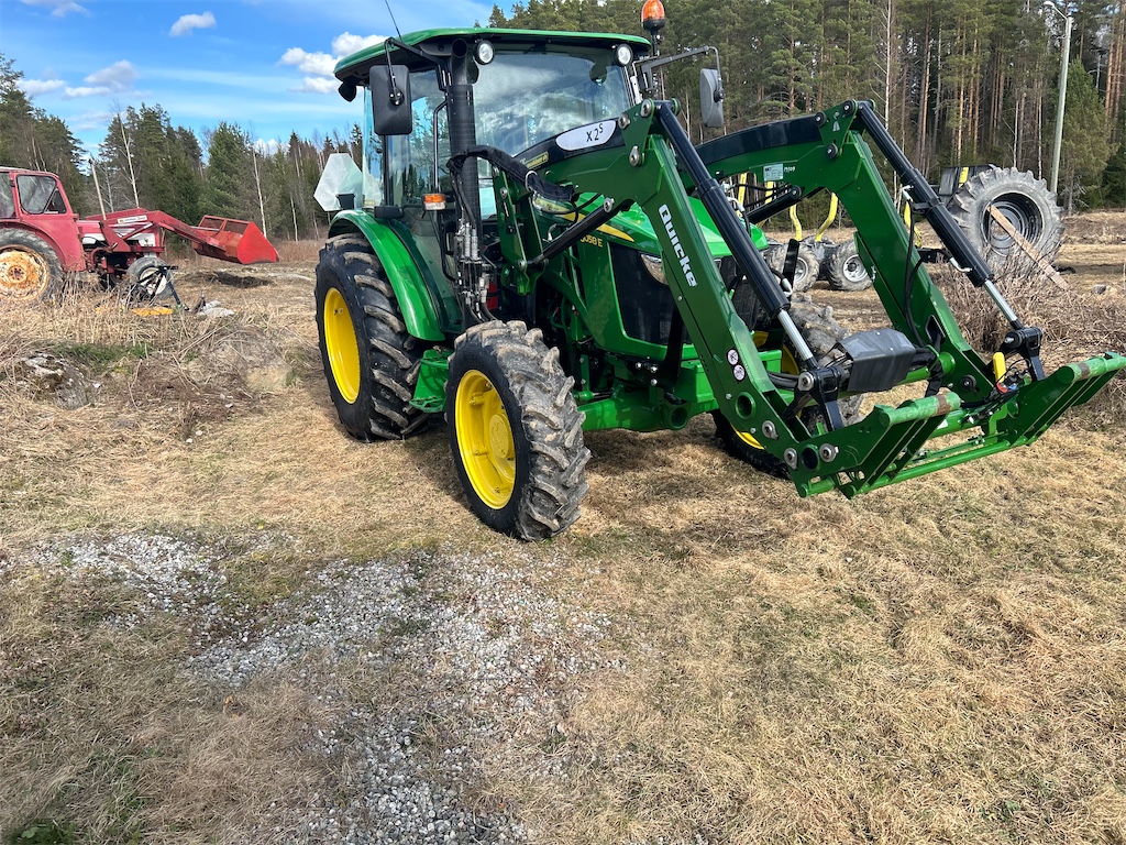 Tracteur John Deere 5058 E – 61 ch – 2022 – 272 heures 