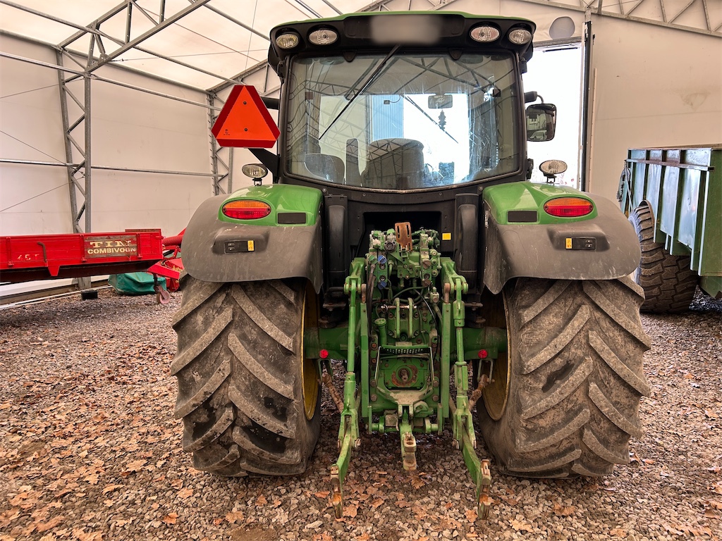 Tracteur agricole John Deere 6125R – 145 ch – 2013 – 5 398 h 