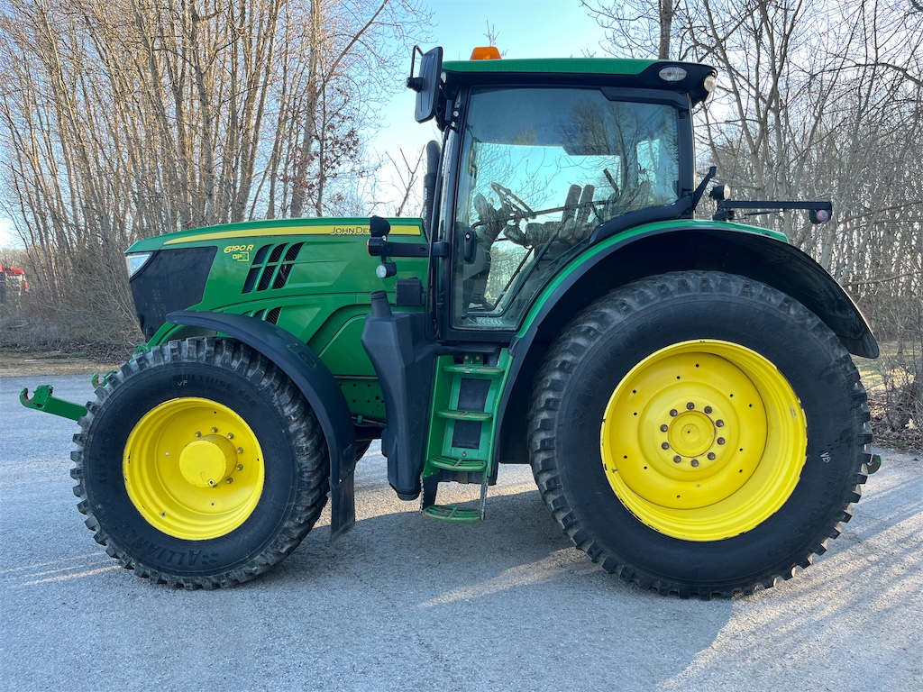 Tracteur agricole John Deere 6190R L001 – 220 ch – 2014 – 7 029 heures