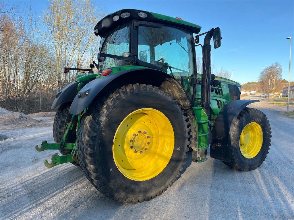 Tracteur agricole John Deere 6190R L001 – 220 ch – 2014 – 7 029 heures