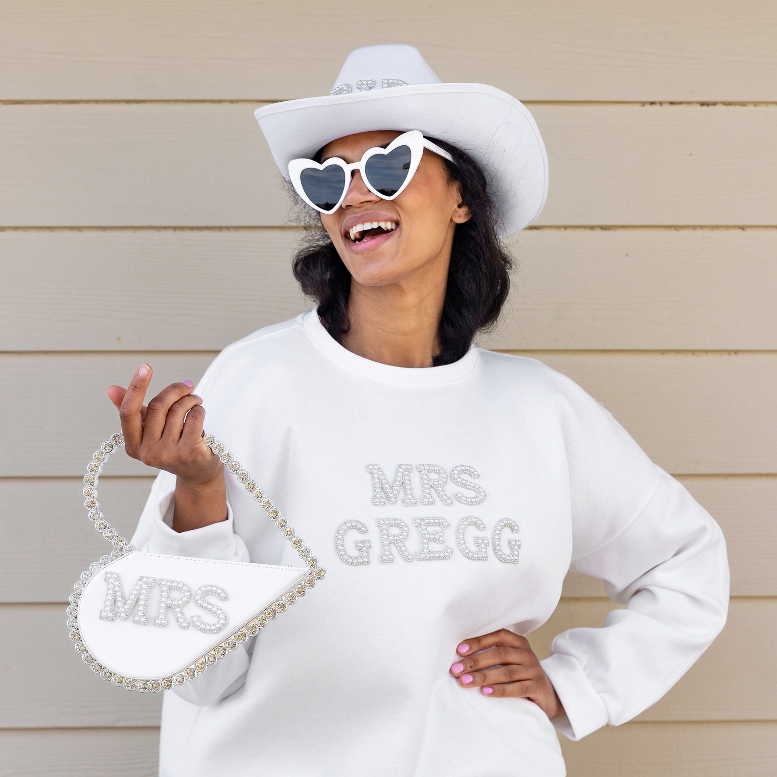 Bridal Party look, Mrs Bridal Custom Sweatshirt, Bachelorette Sweatshirt, Bridal gift, Bachelorette Favors, Bridal hat, Mrs Hat -pearls