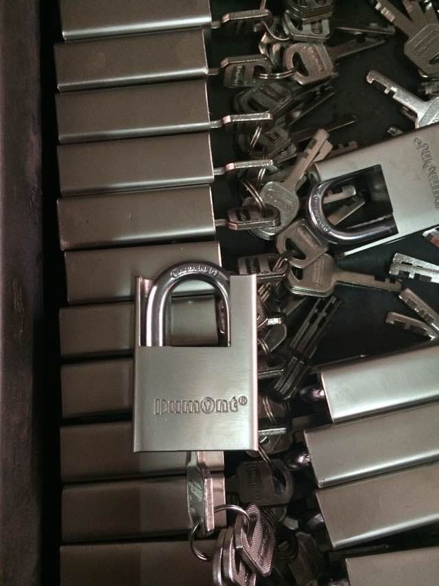 Dumont Gembok Security Padlock PD 101-50 MM SN Lebar Body 50 mm Bahan Zinc & Brass Pin Pengamanan Tinggi