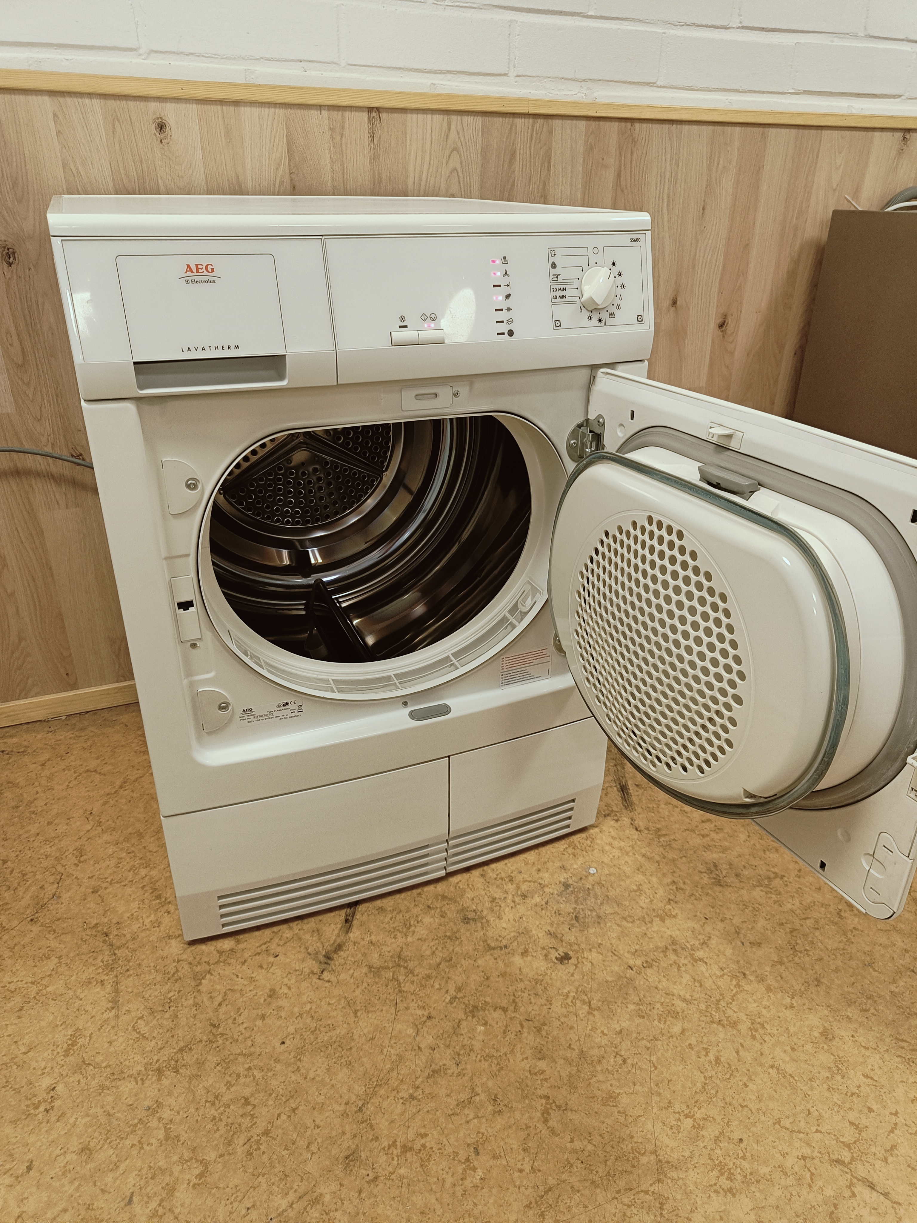 AEG 6kg kuivausrumpu 