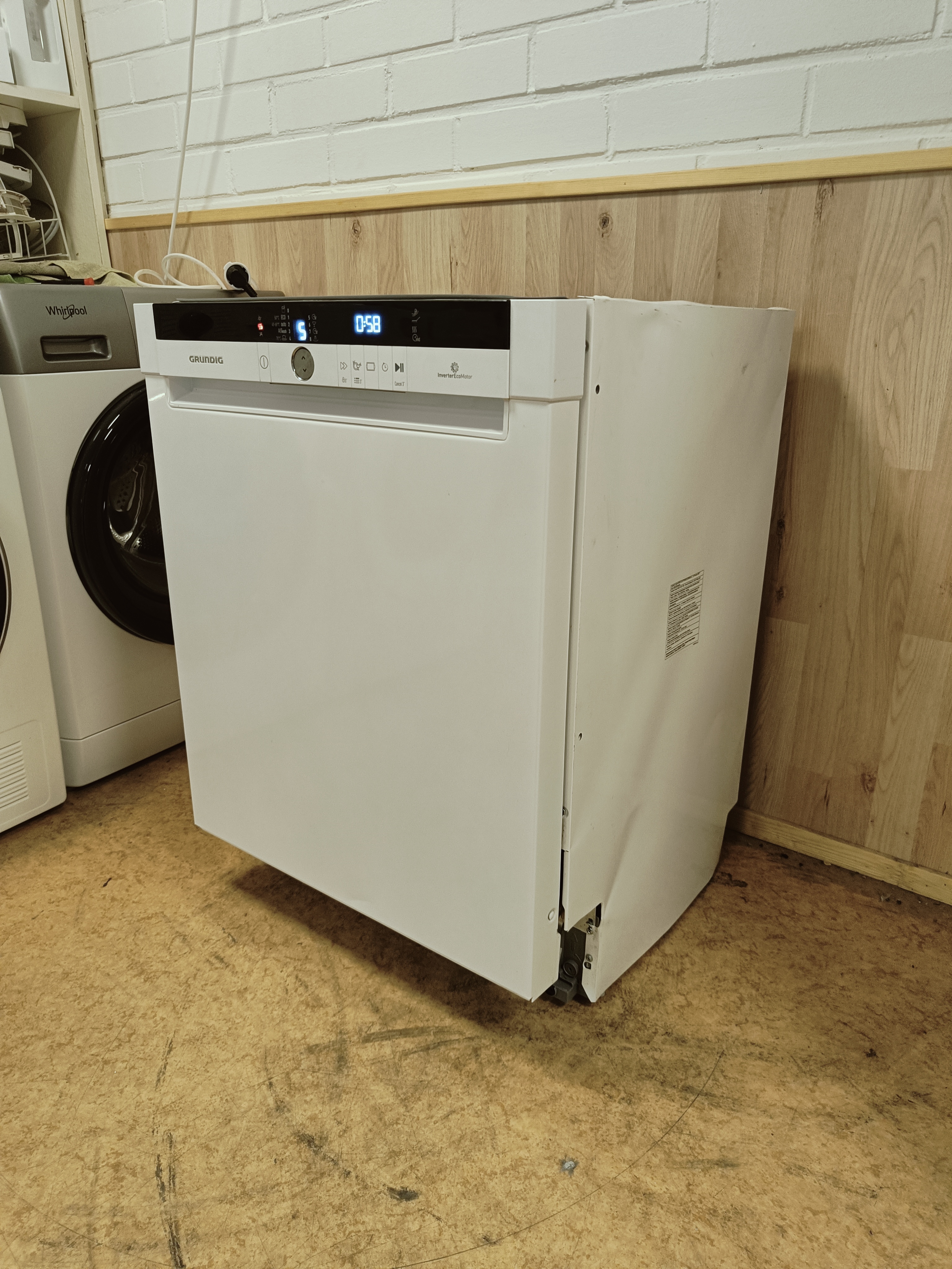 Grundig InverterEco 60cm/3tasoinen tiskikone 