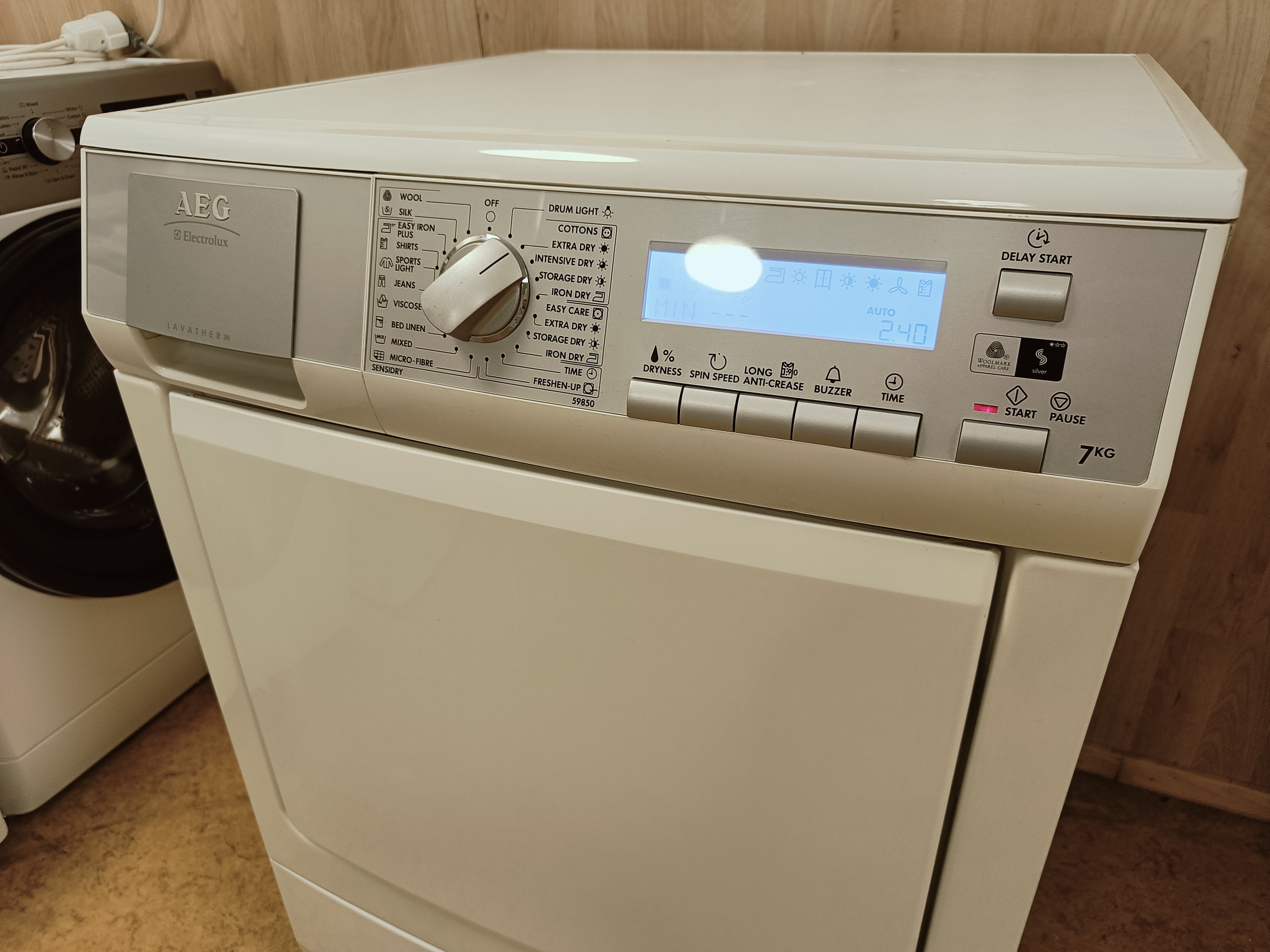 AEG 7kg kuivausrumpu 