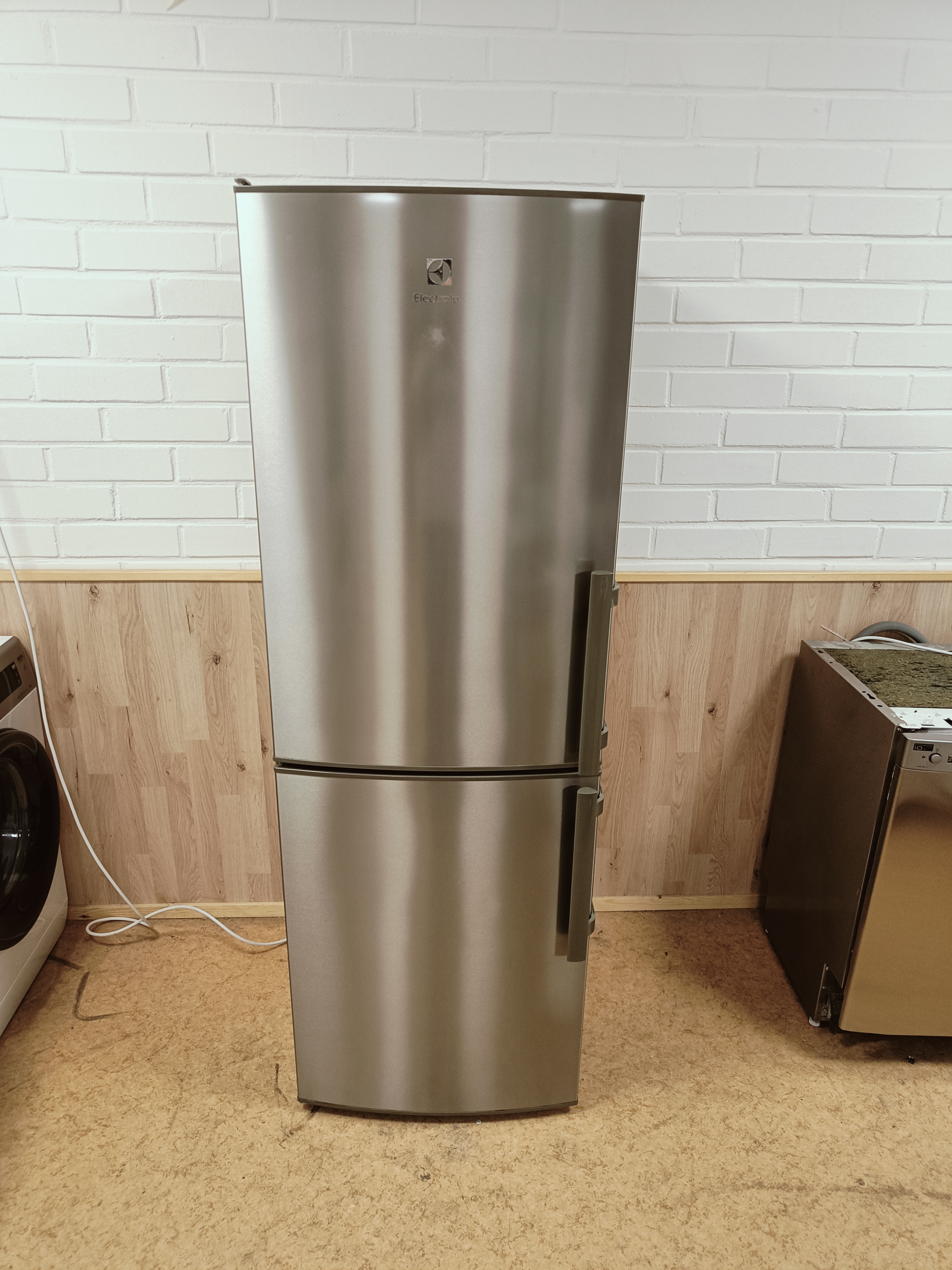 Electrolux jääkaappipakastin