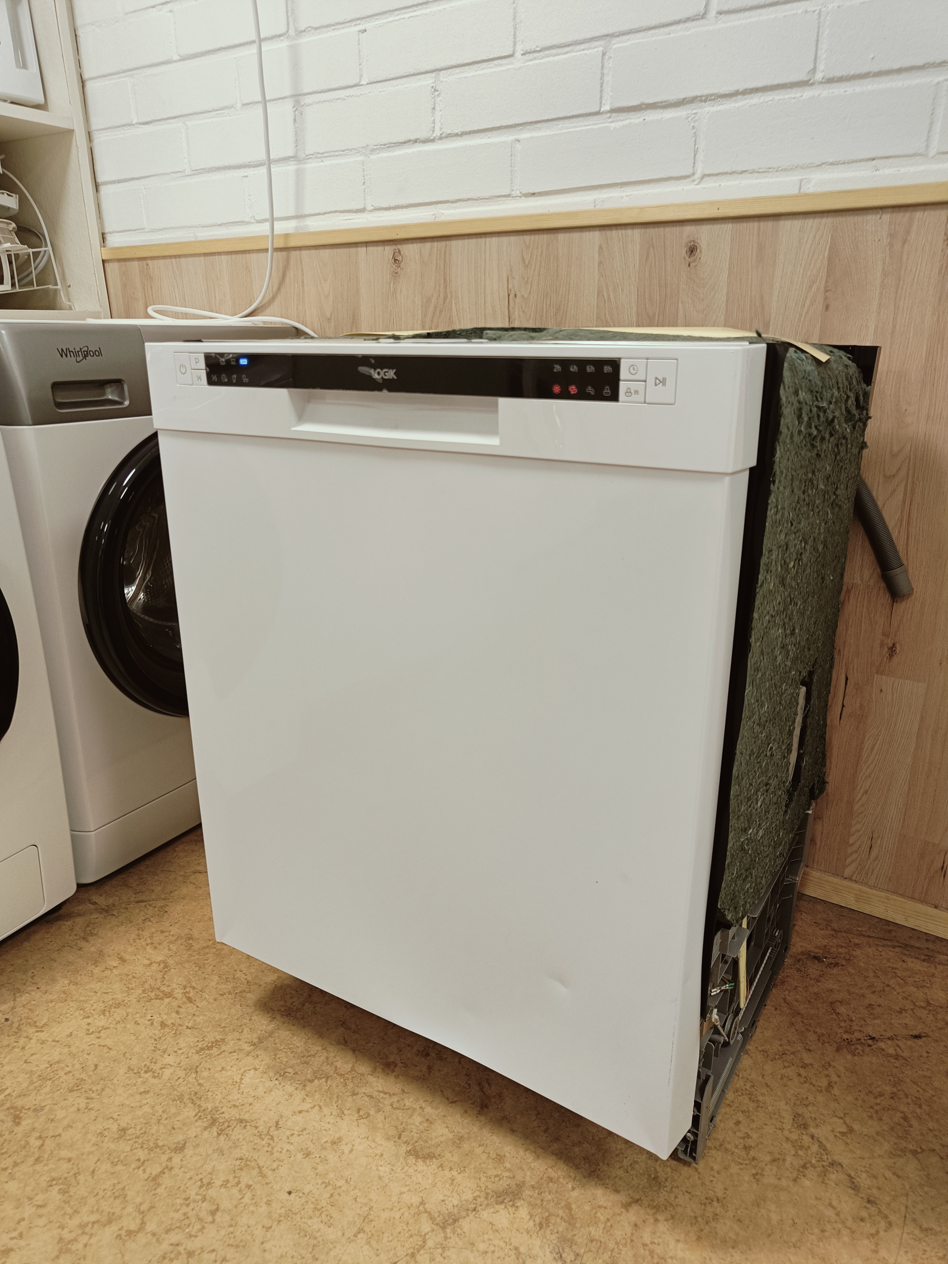 Käyttämätön Logik 60cm tiskikone