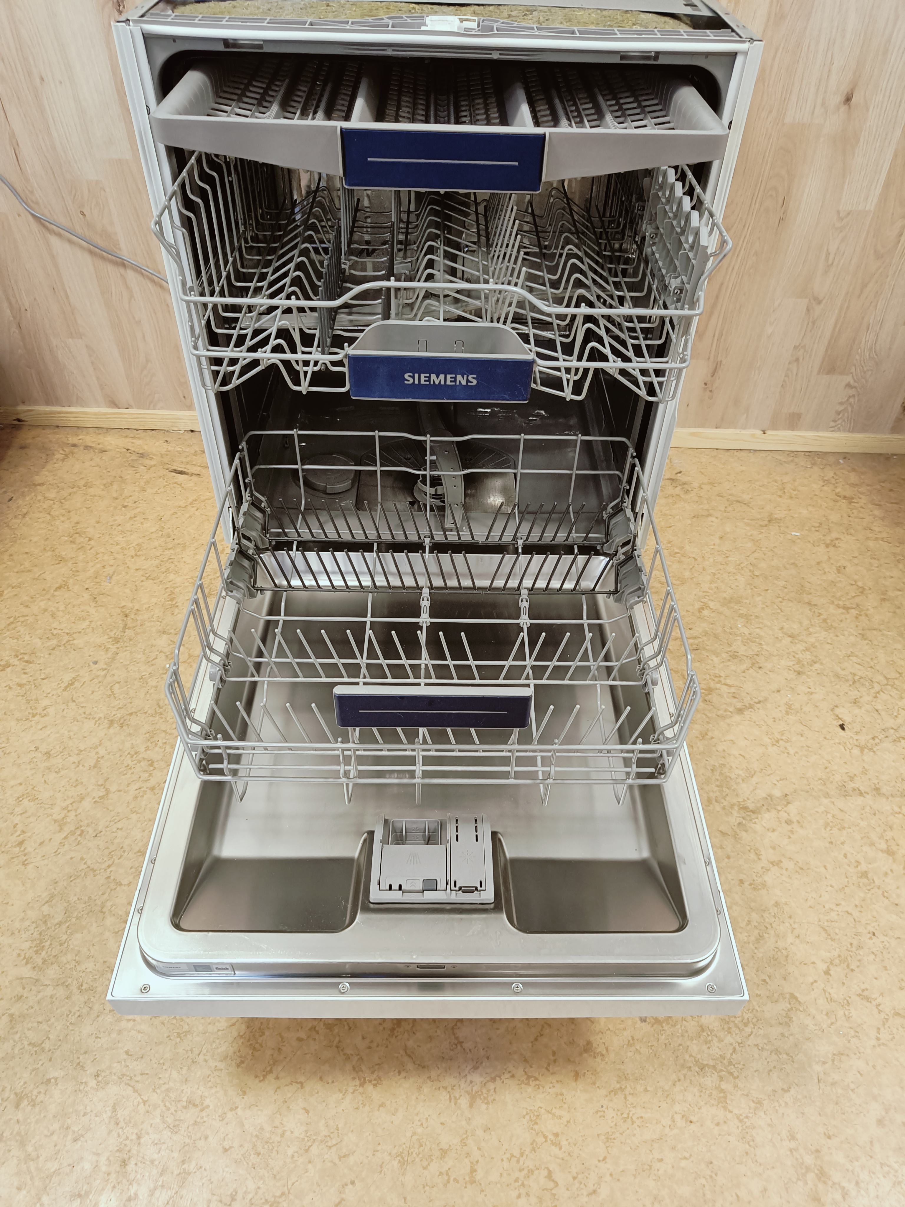 Siemens iq300 3 tasoinen 60cm tiskikone