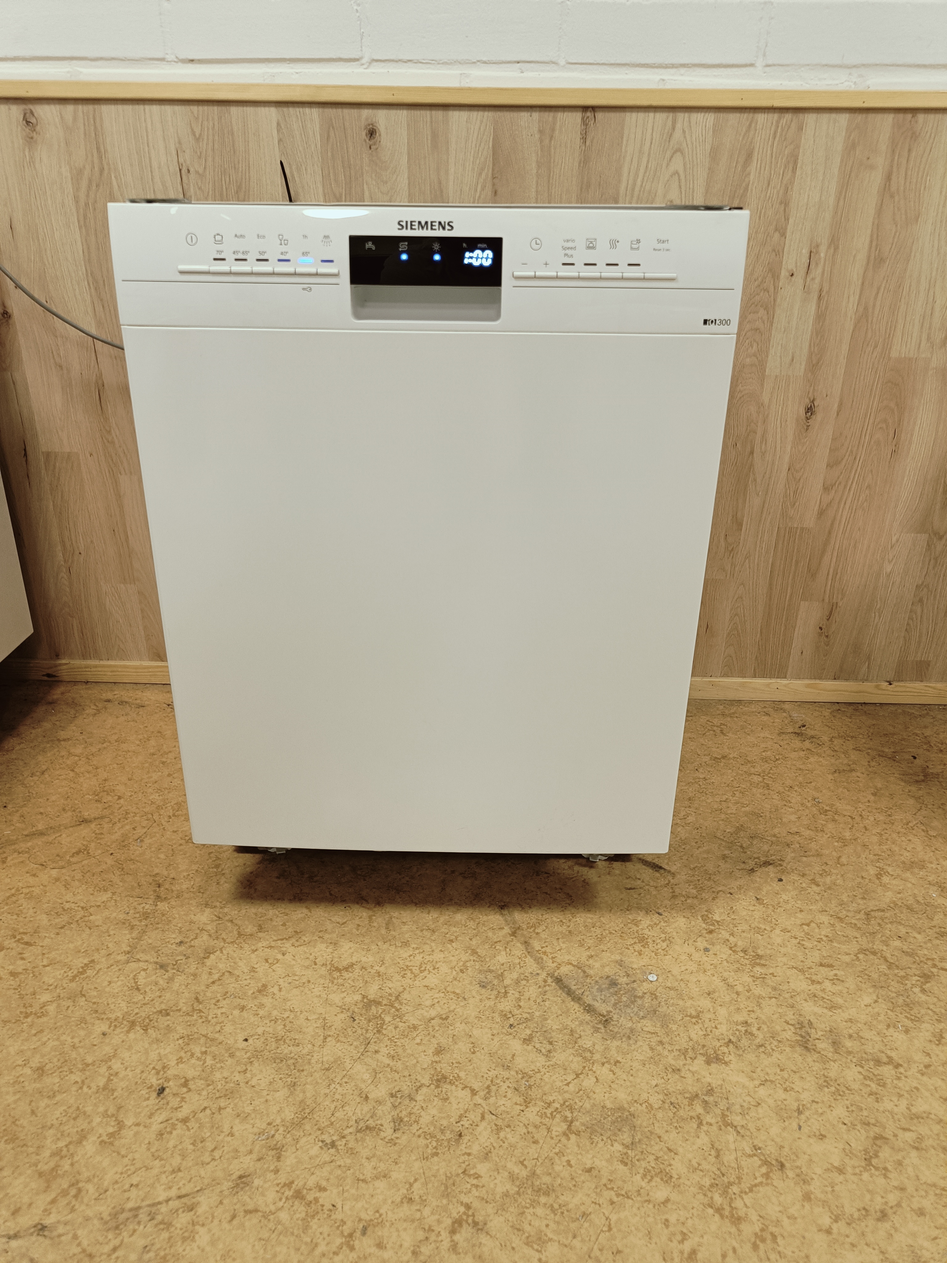 Siemens iQ300/ 3 tasoinen 60cm tiskikone 