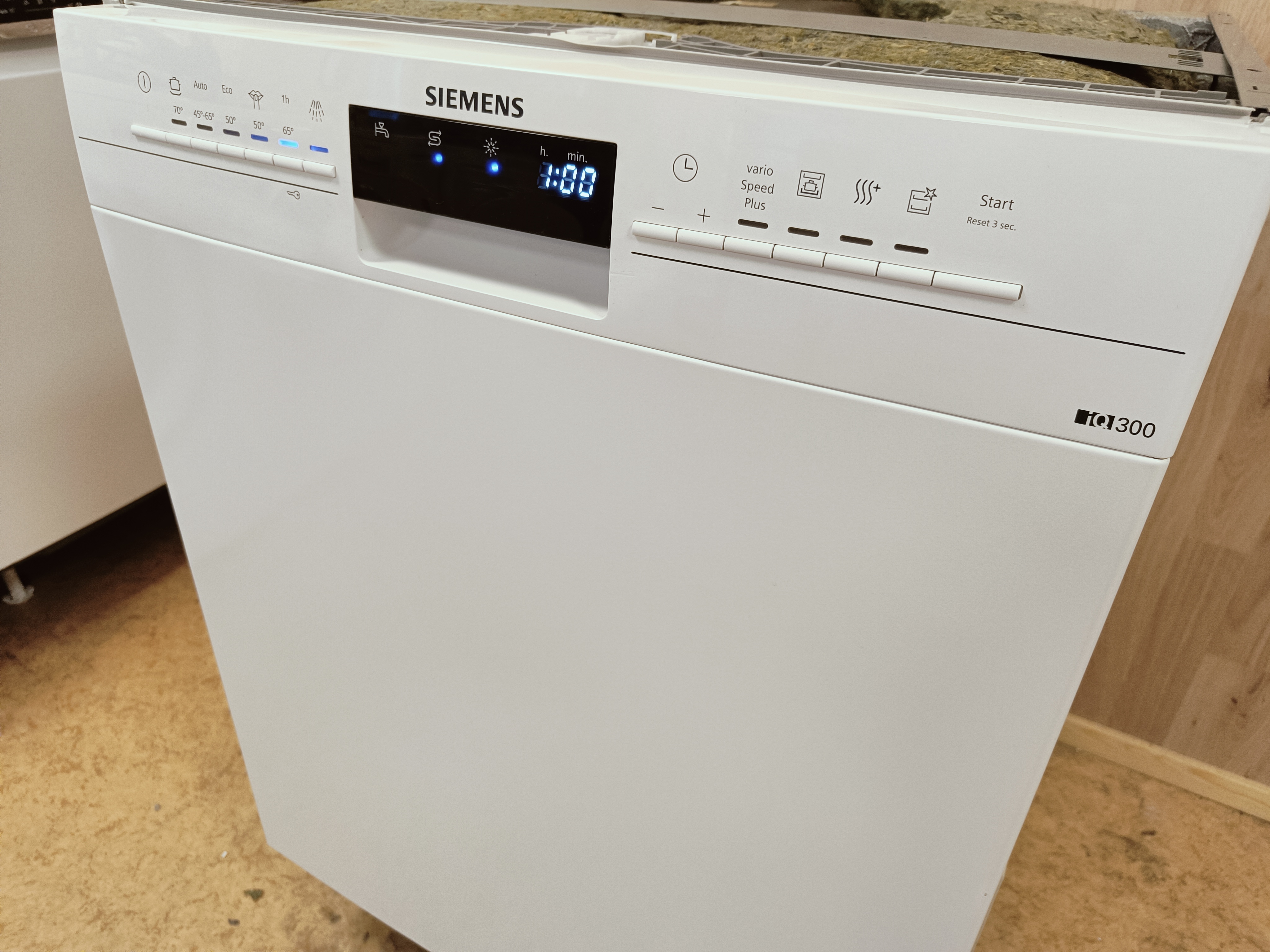 Siemens iq300 3 tasoinen 60cm tiskikone