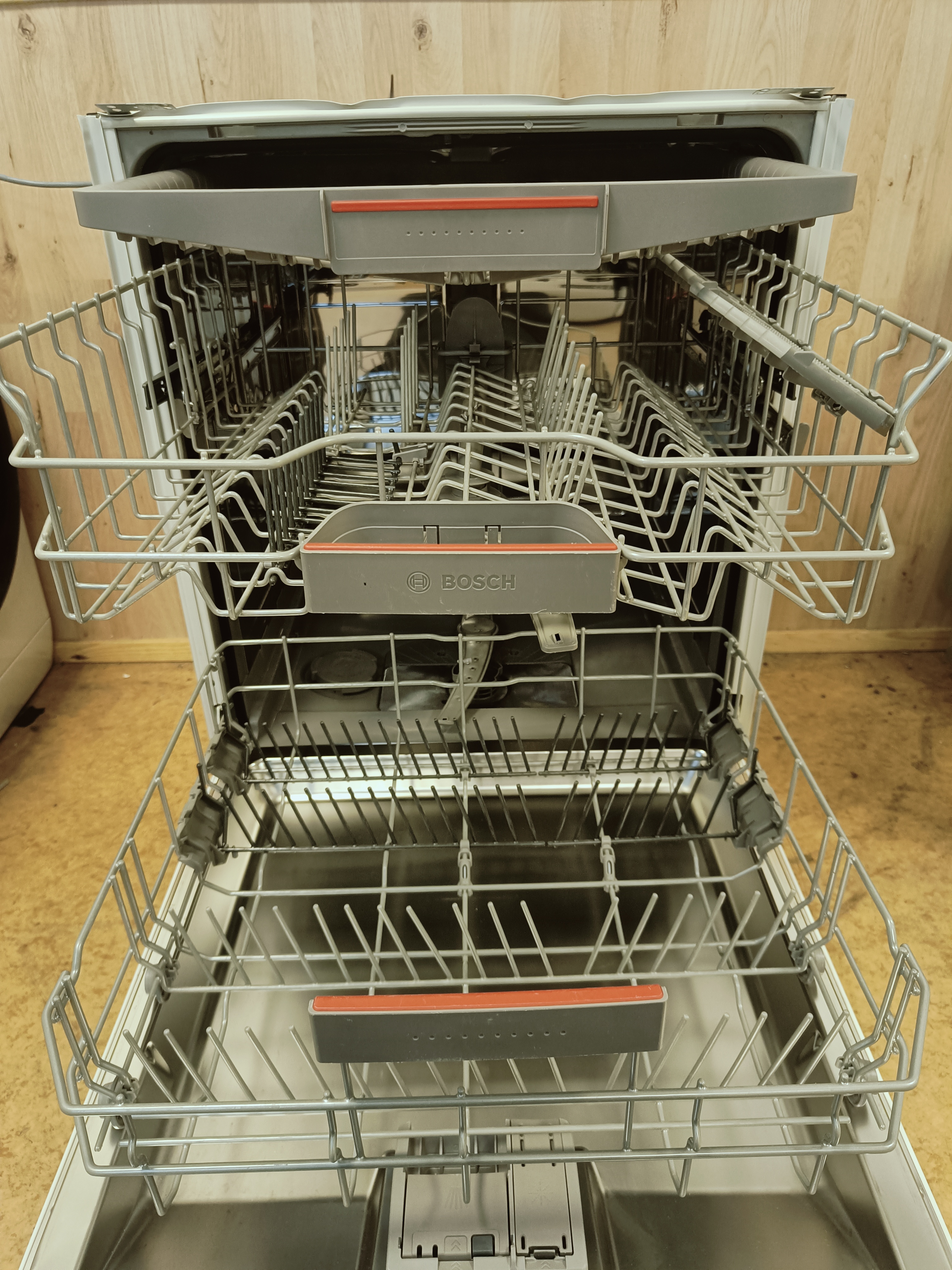 Bosch Serie4 60cm/3tasoinen tiskikone 