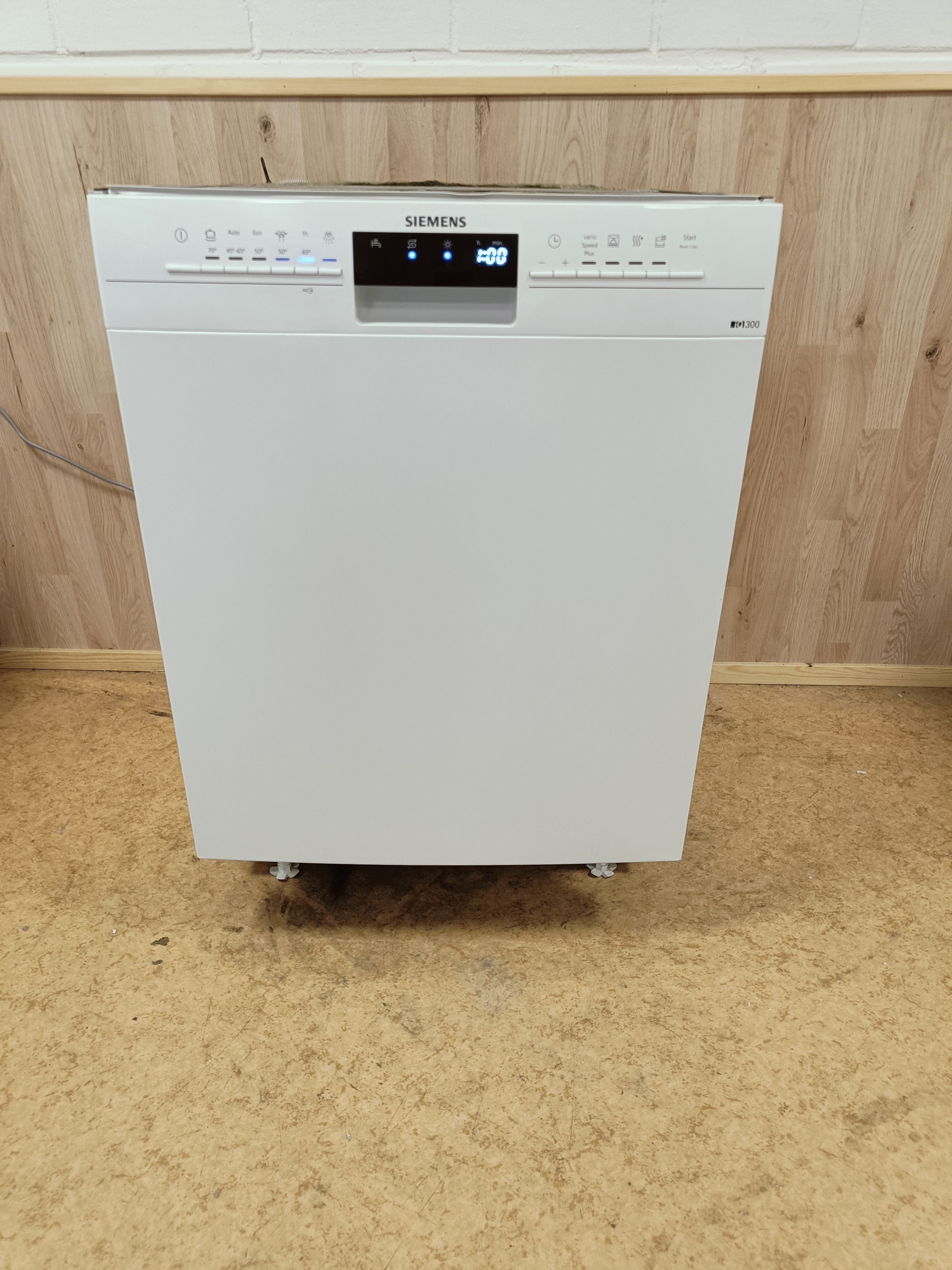Siemens iq300 3 tasoinen 60cm tiskikone
