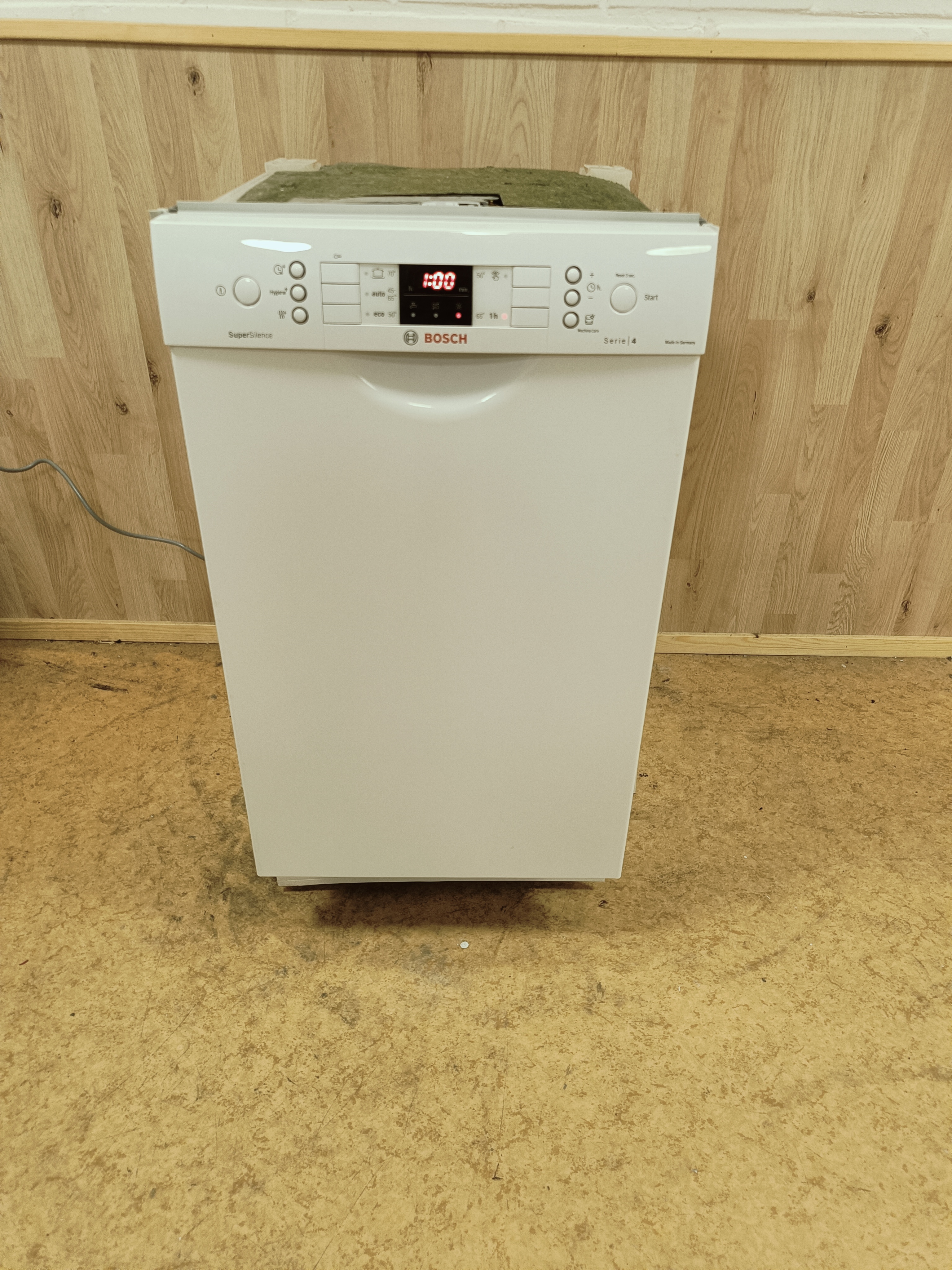 Bosch 45cm/ 3 tasoinen tiskikone 