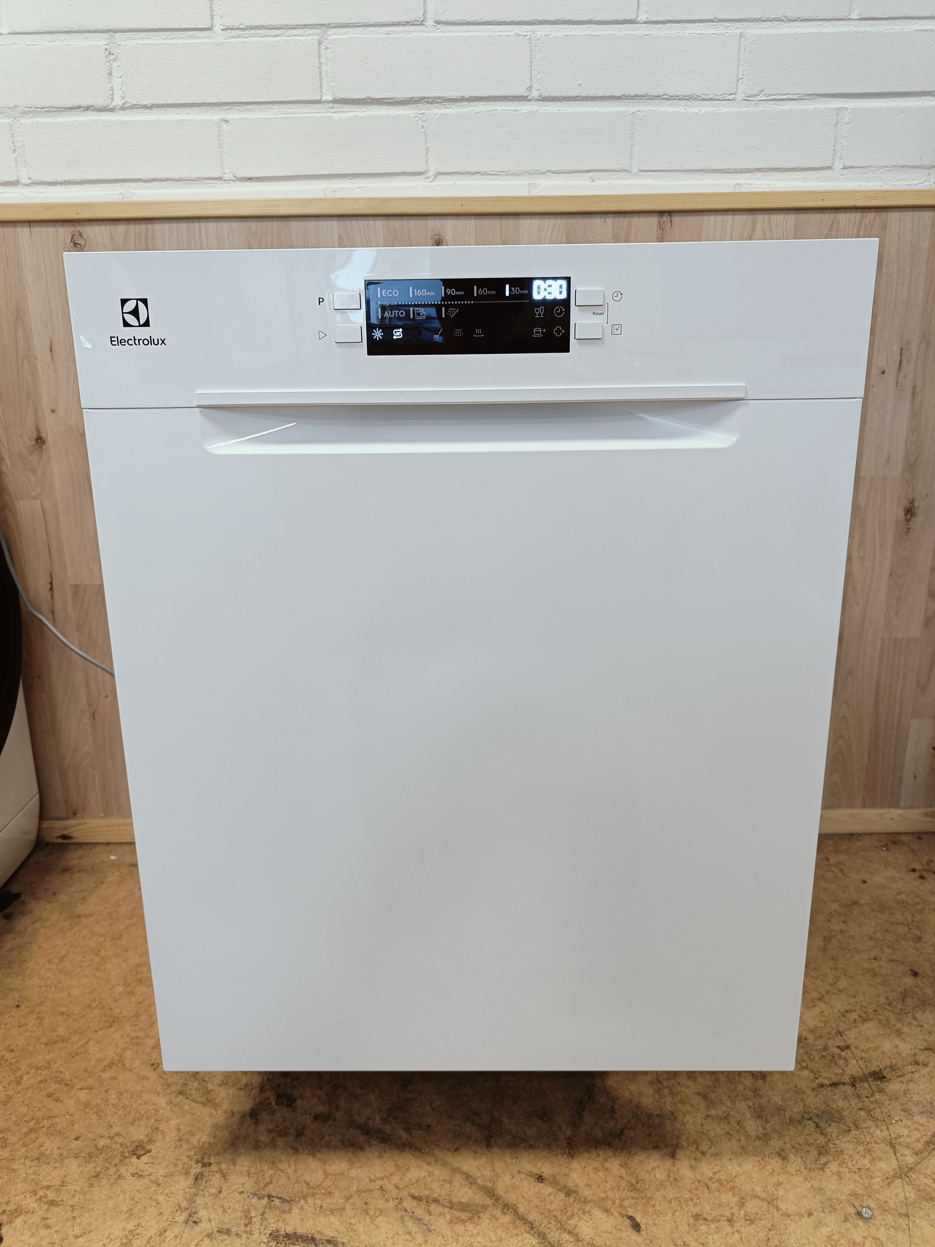 Electrolux SatelliteClean 60cm/3tasoinen tiskikone 