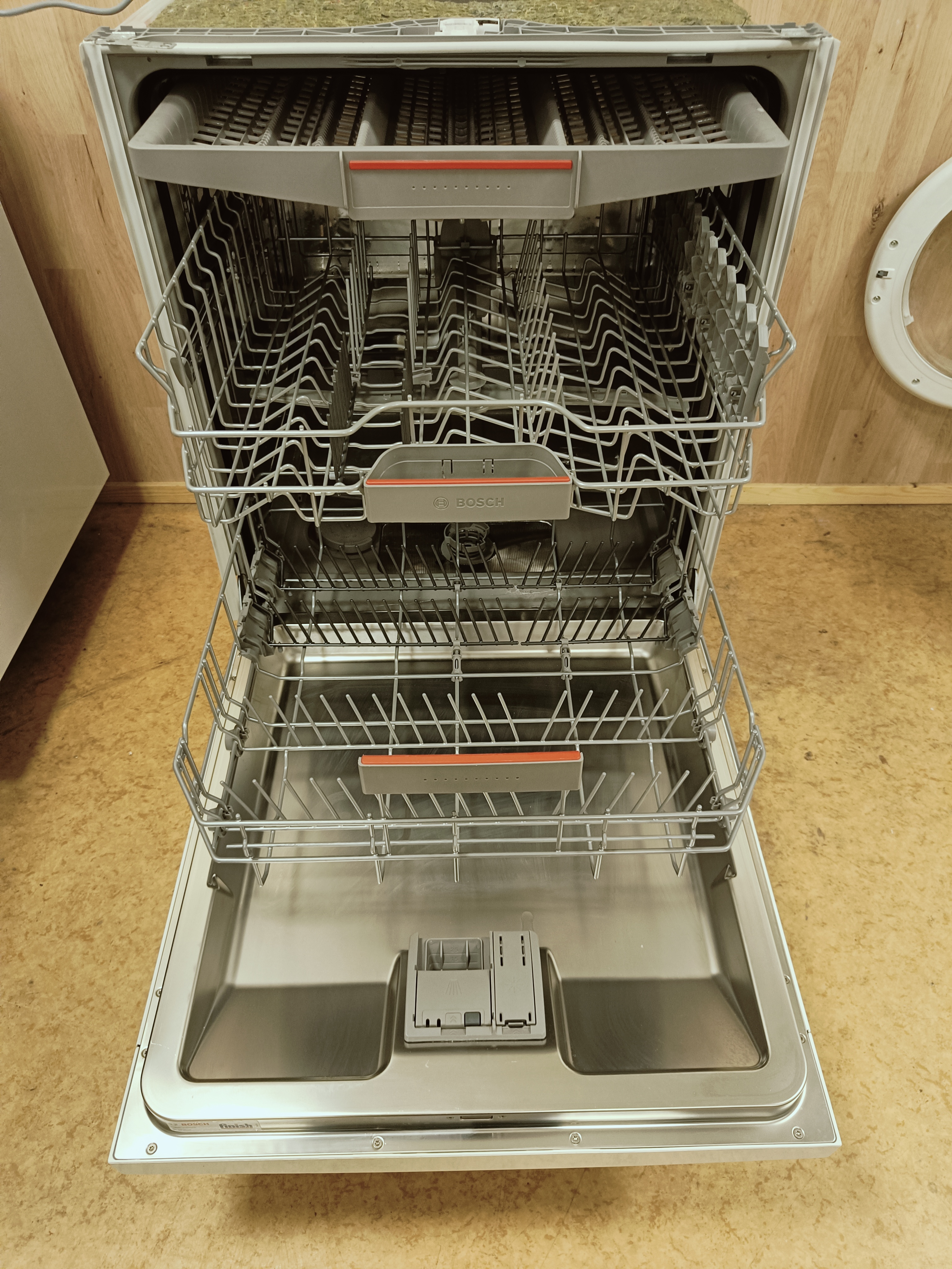 Bosch 60cm/ 3 tasoinen tiskikone 