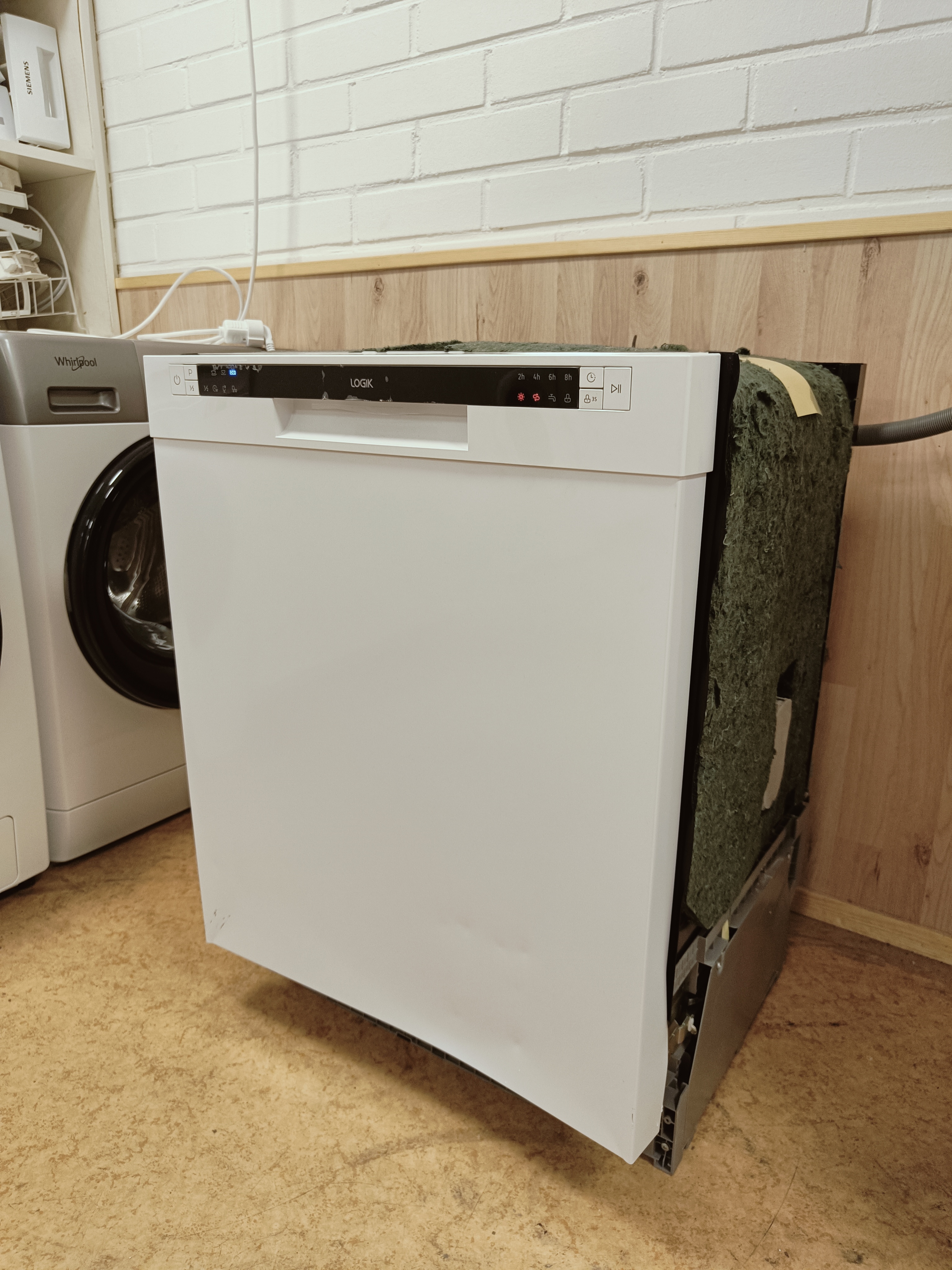 Käyttämätön Logik 60cm tiskikone