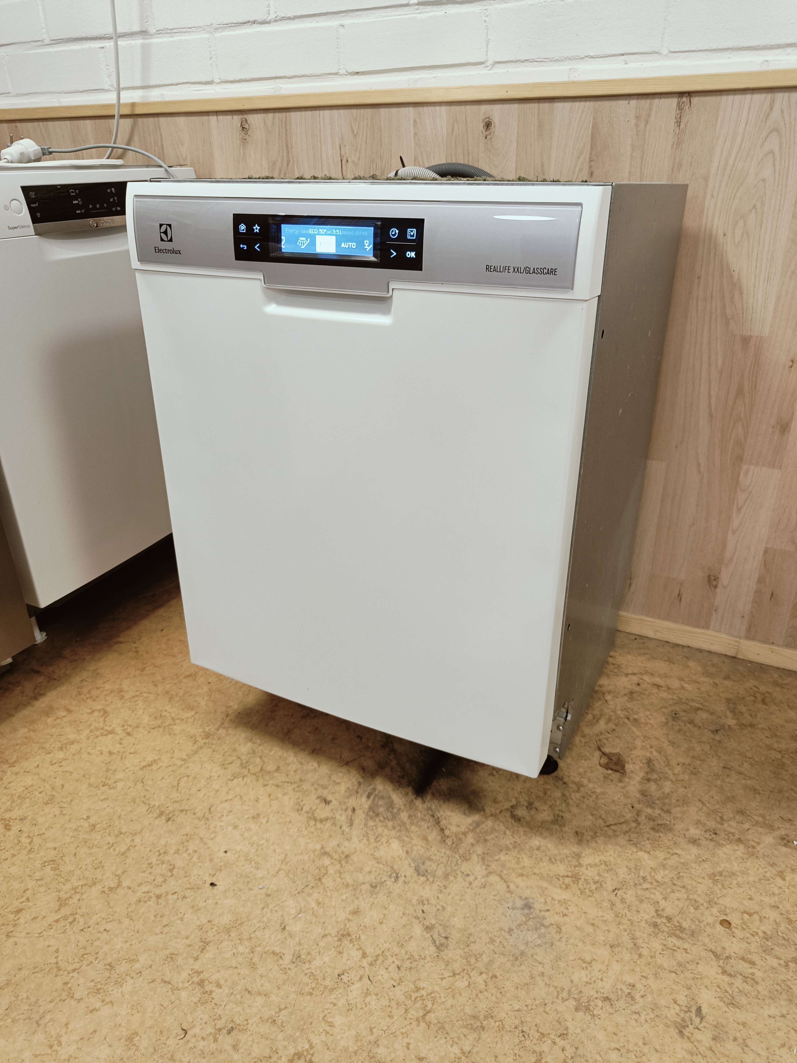 Electrolux 60cm/ 3 tasoinen tiskikone 