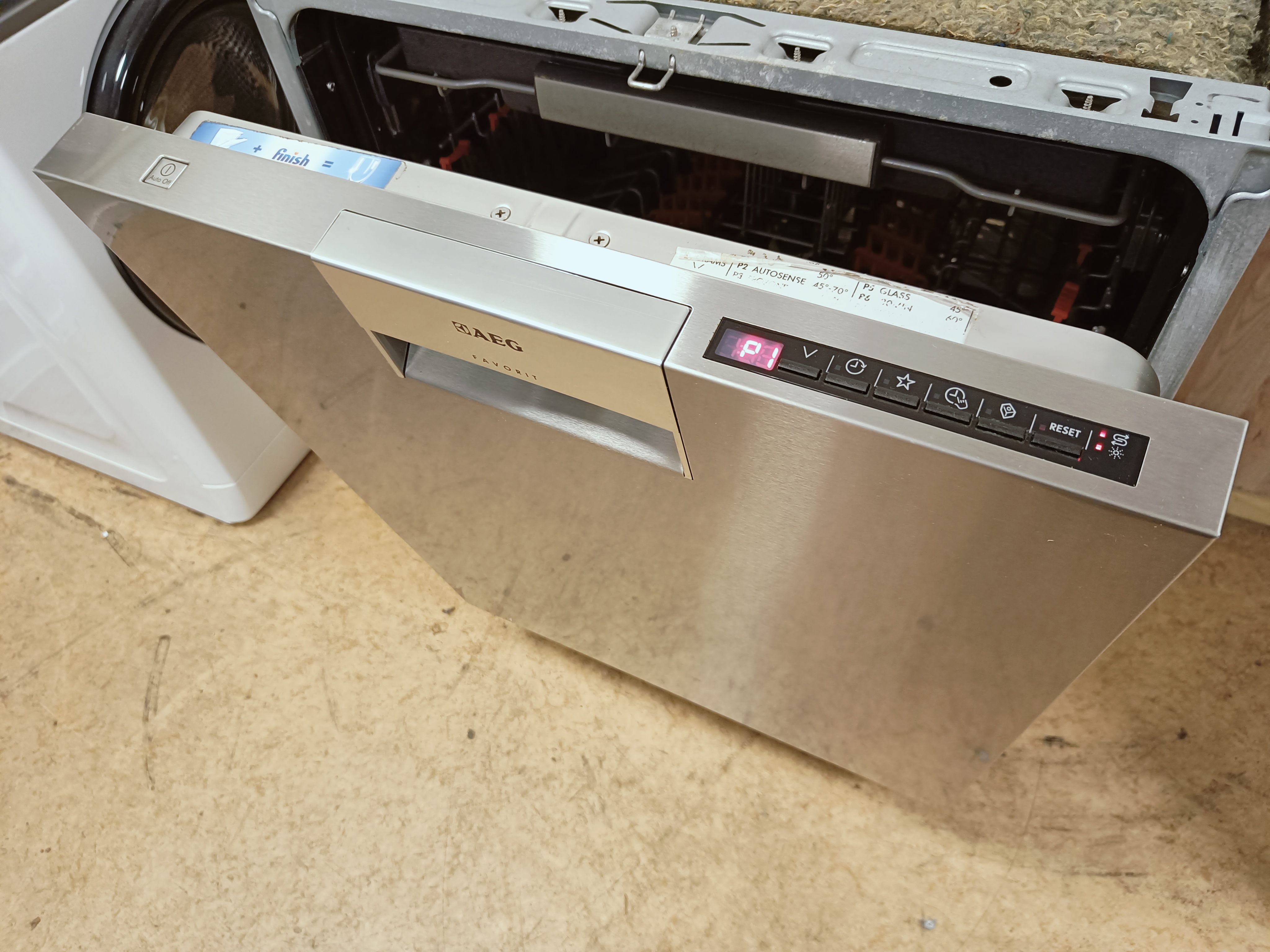 AEG 60cm 3 tasoinen tiskikone 