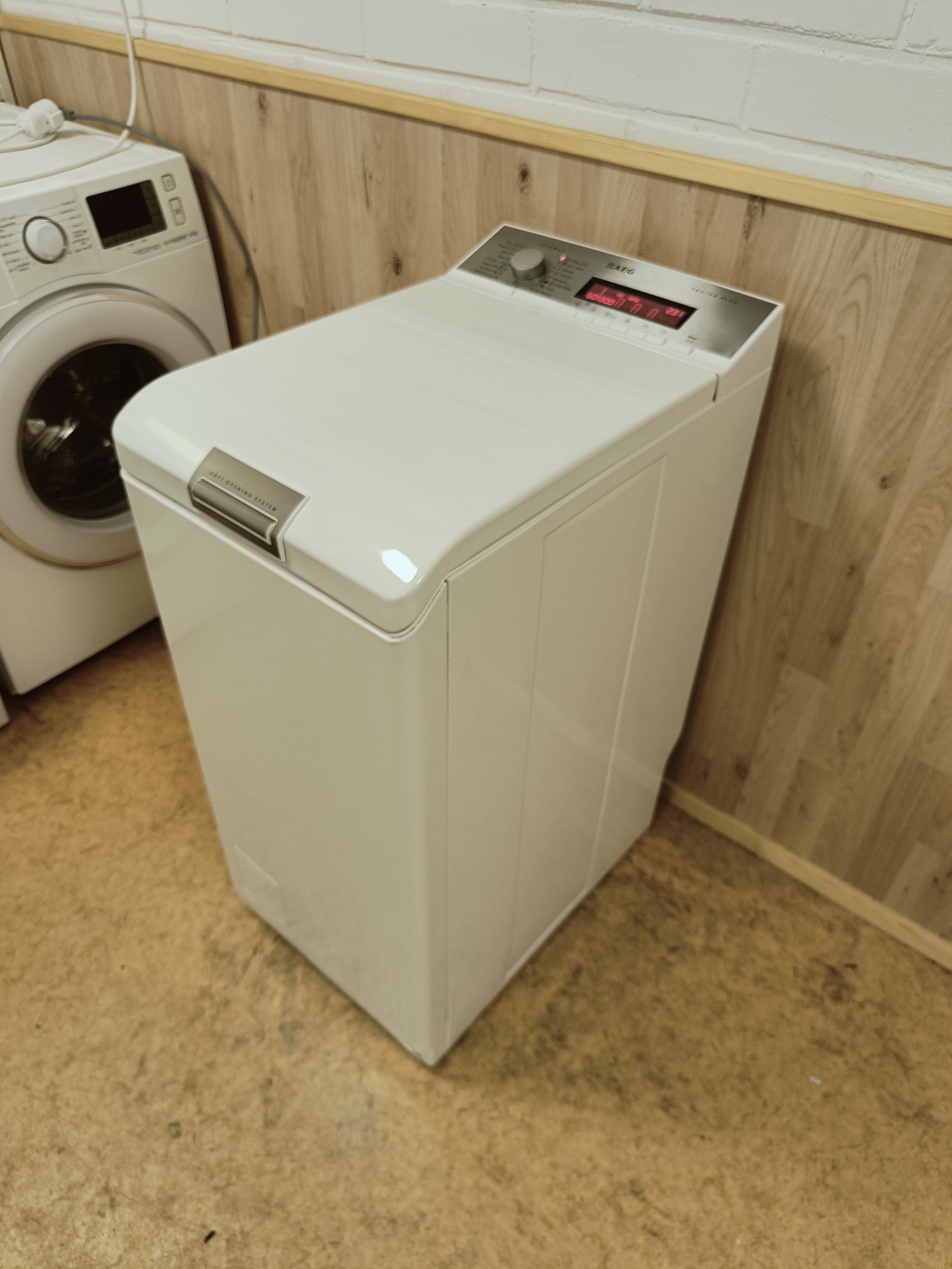 AEG 7kg pesukone 