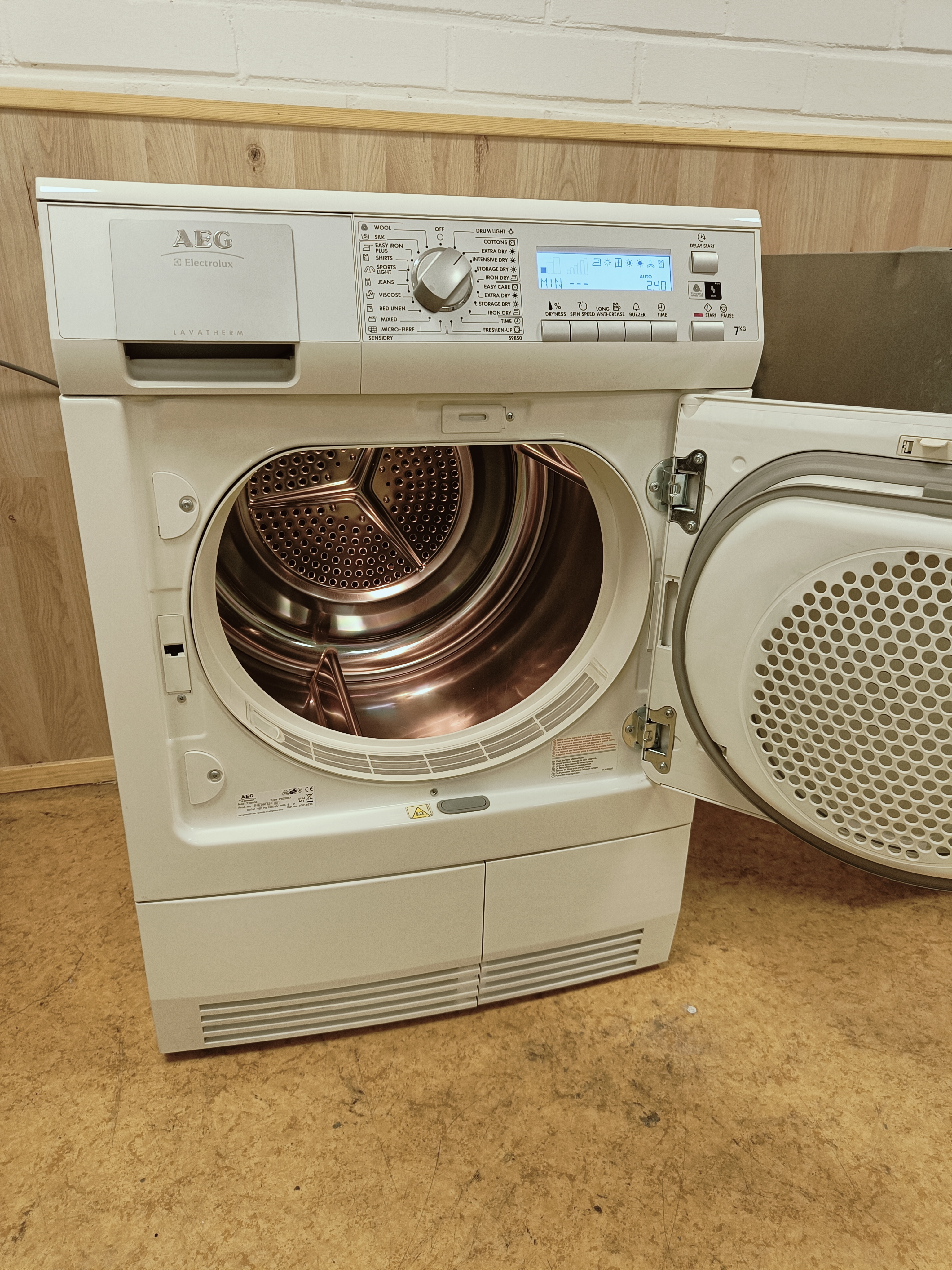 AEG 7kg kuivausrumpu 