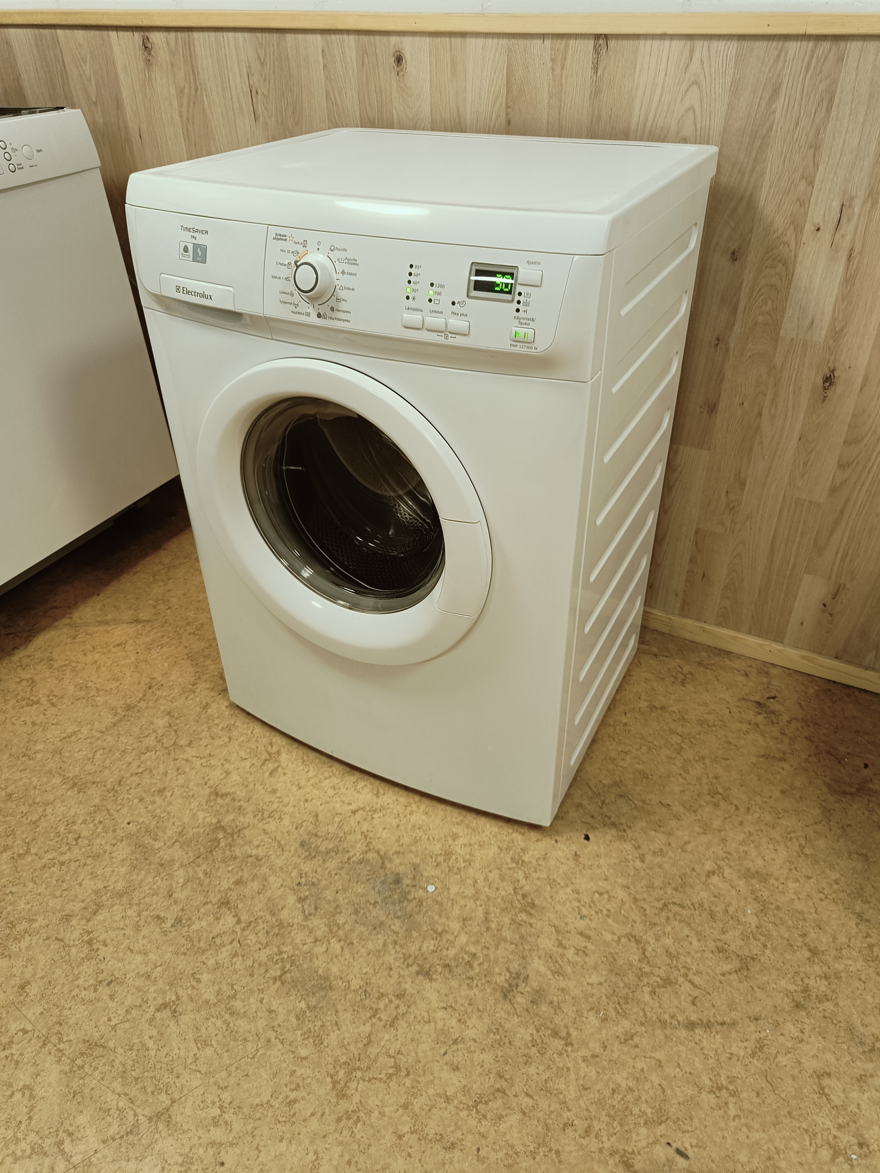 Kapea Electrolux 7kg pesukone