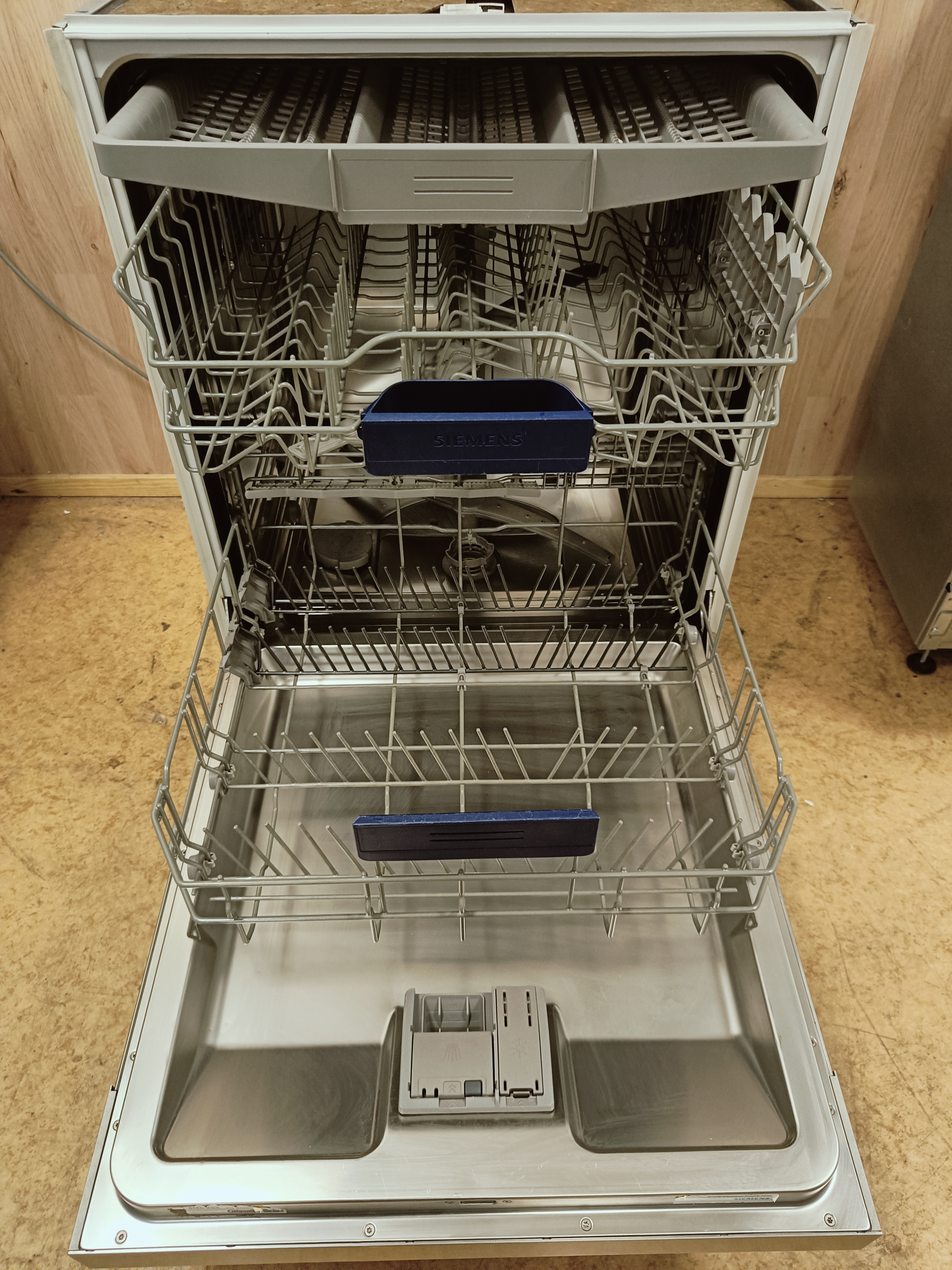 Siemens 3 tasoinen 60cm tiskikone 