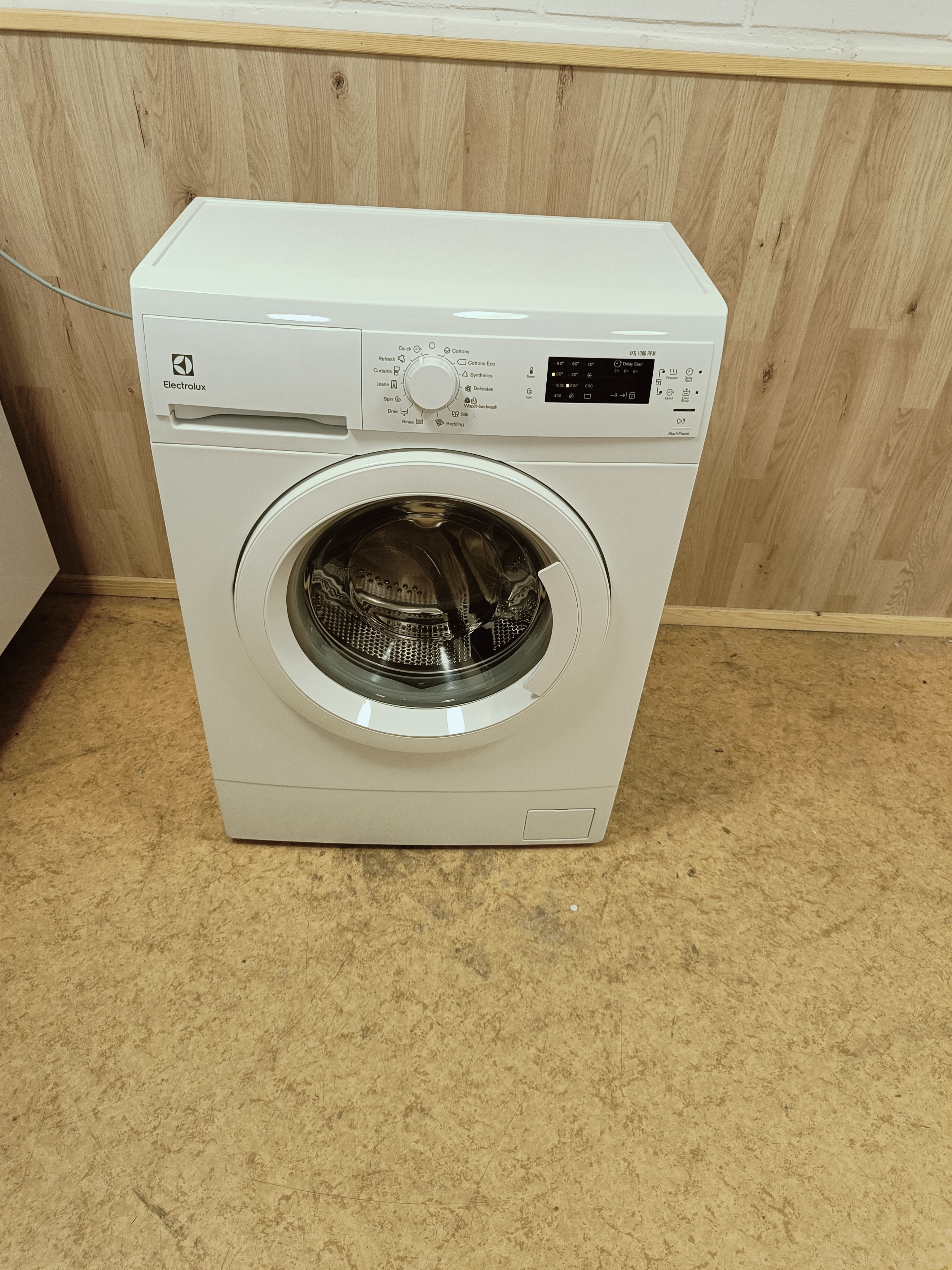 Kapea Electrolux 4kg pesukone 