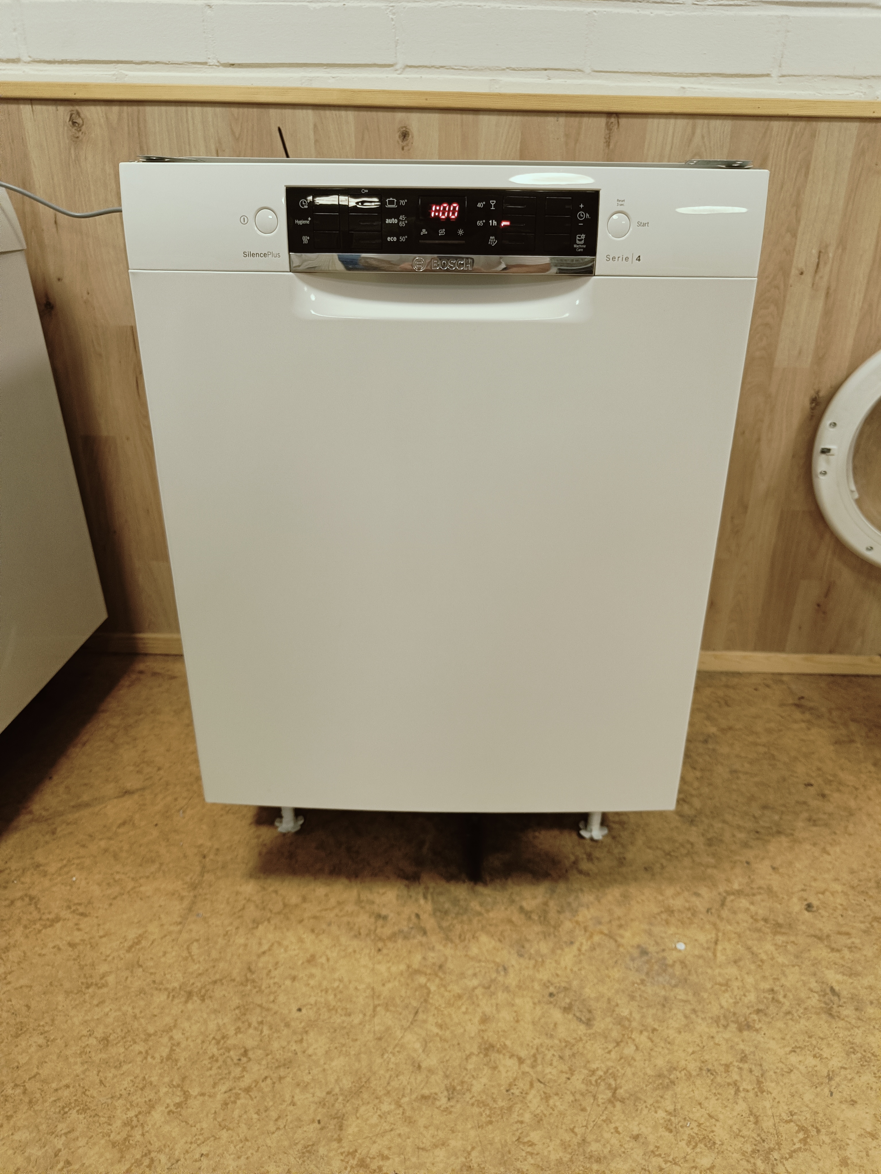 Bosch 60cm/ 3 tasoinen tiskikone 