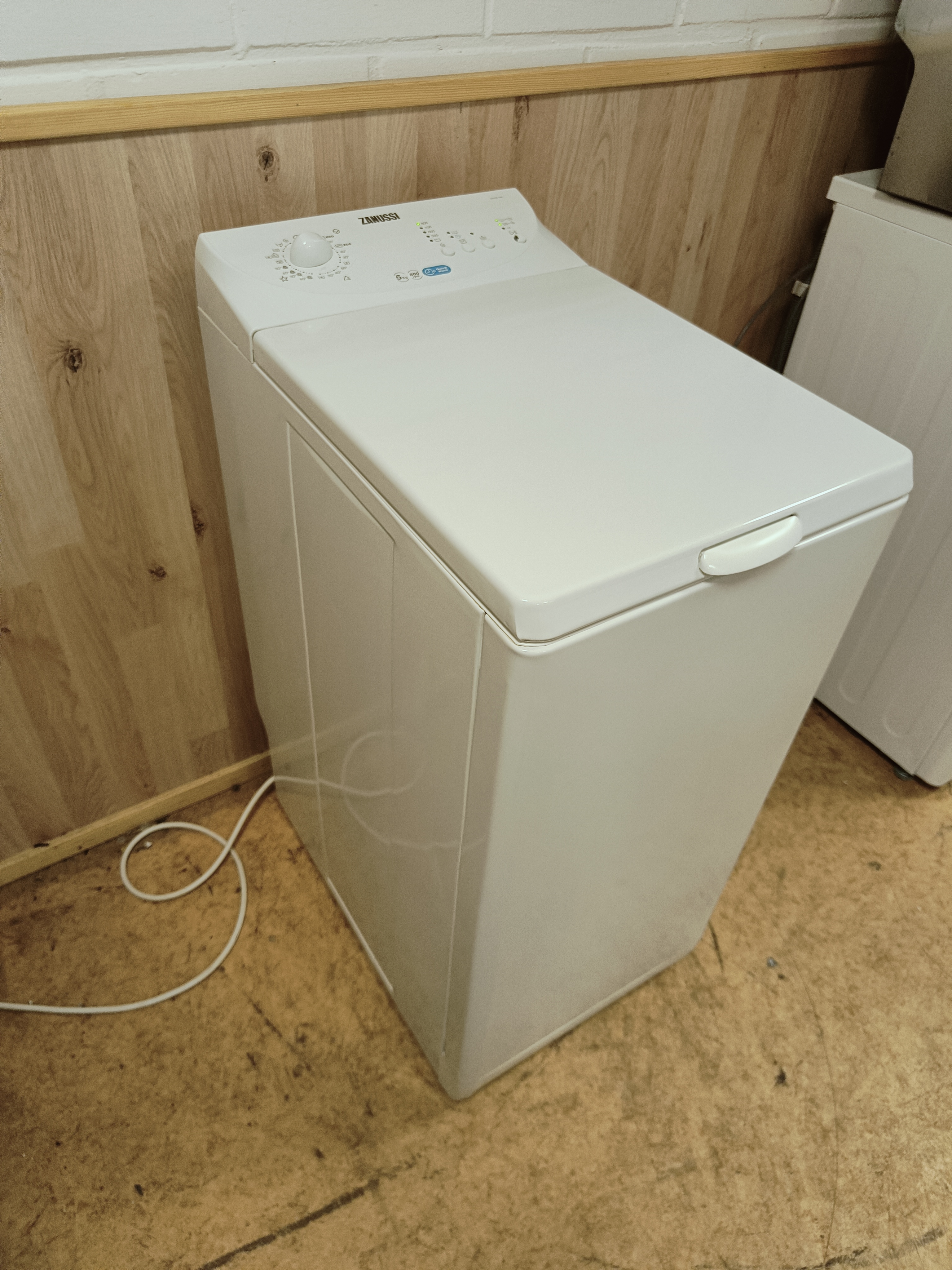 Zanussi 5kg pesukone 