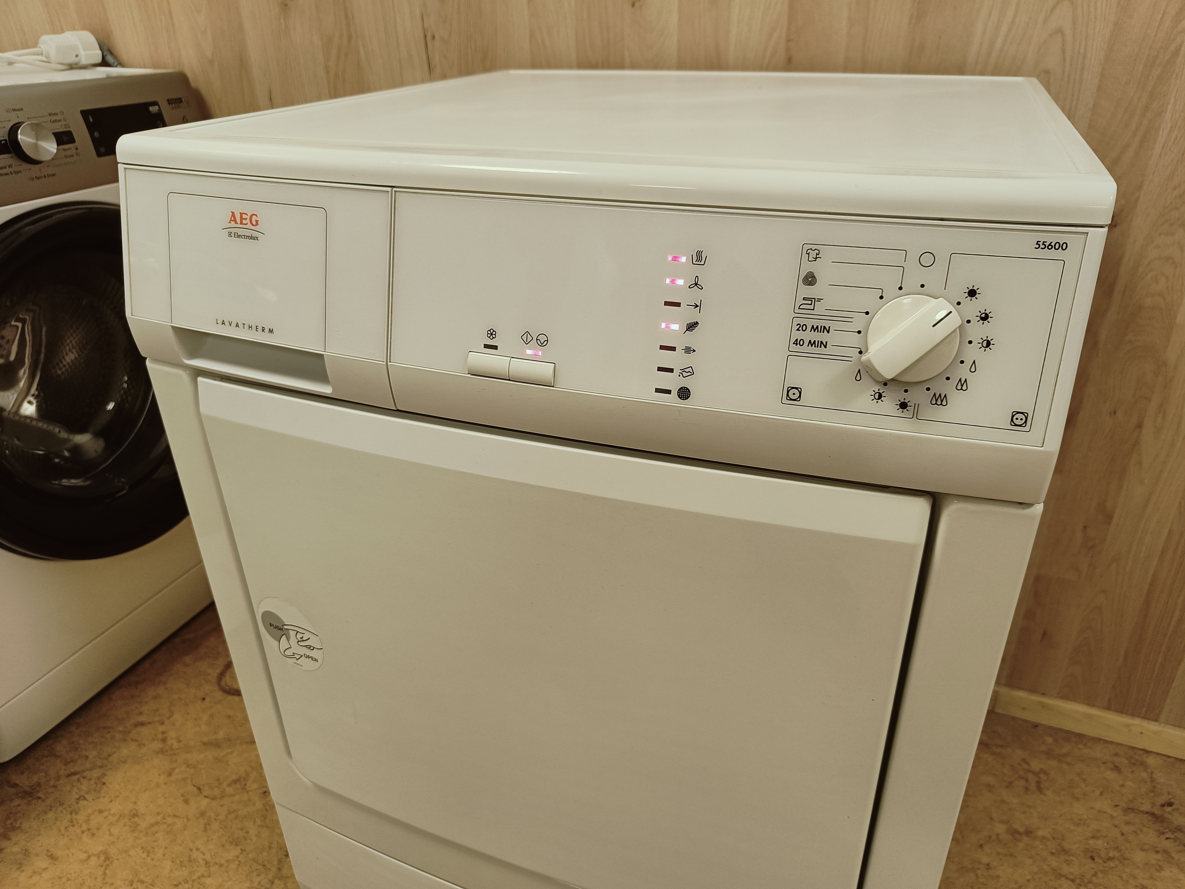 AEG 6kg kuivausrumpu 